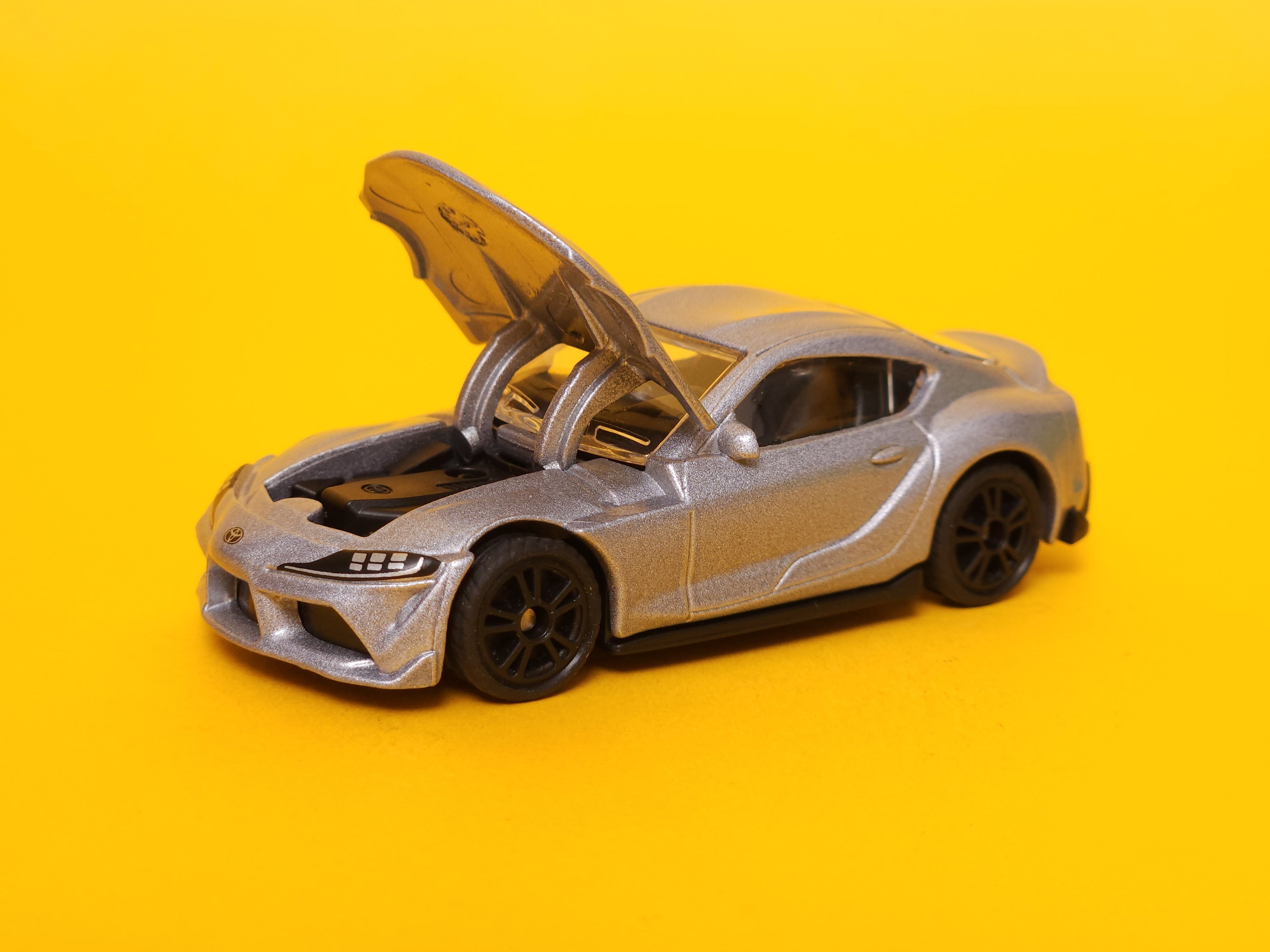 Toyota GR Supra: Silver – Siku