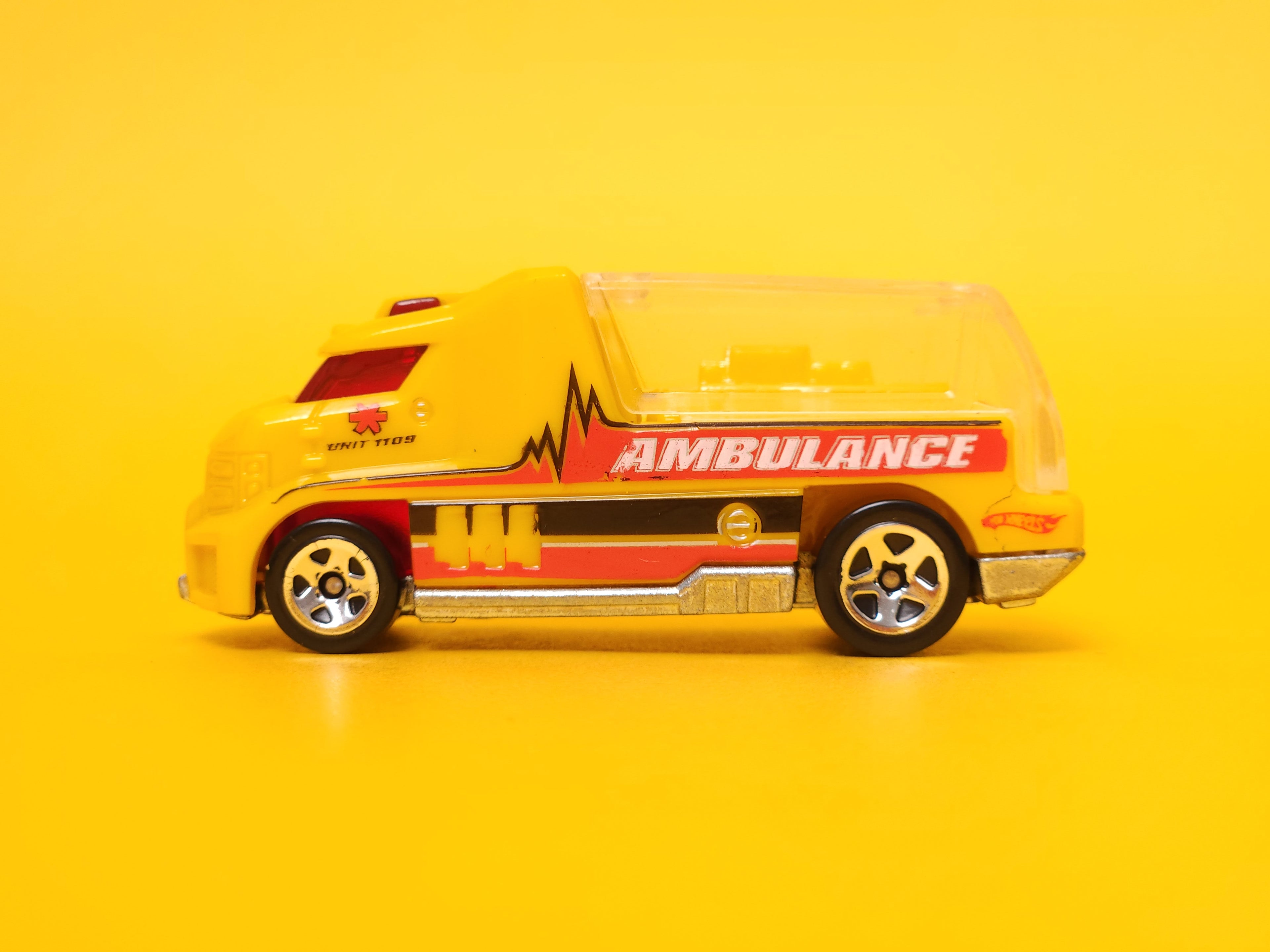 Rapid Response: Yellow – 2010 Mattel Hot Wheels Basic 1st Edition