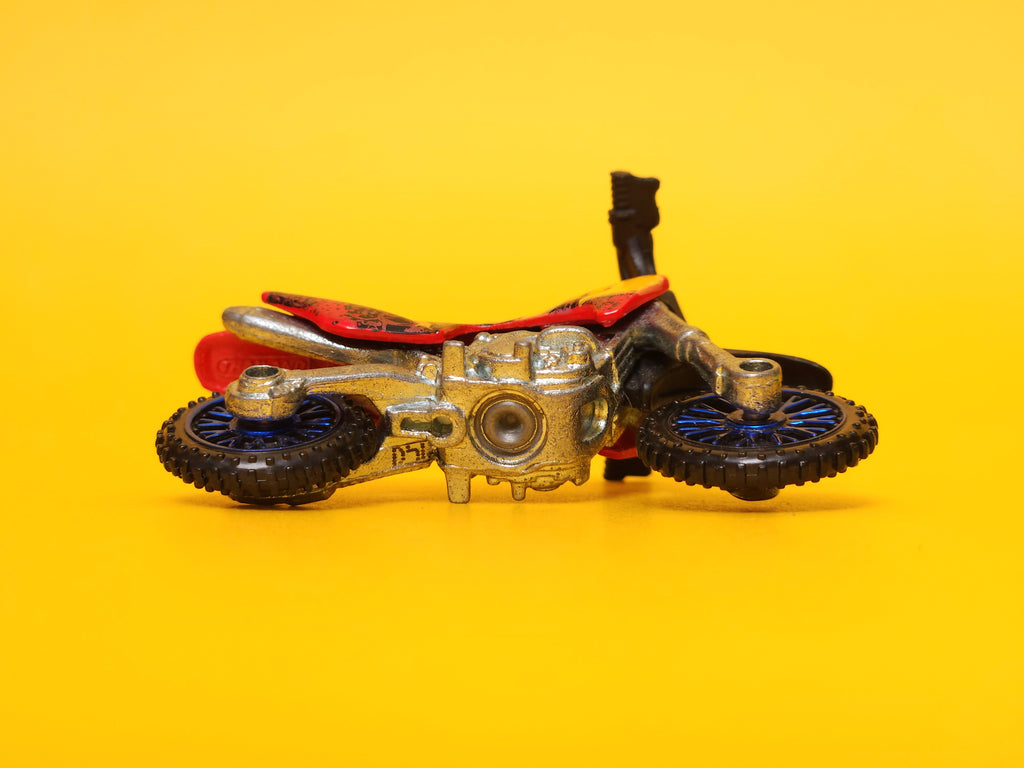 HW450F: Red – 2011 Mattel Hot Wheels Basic