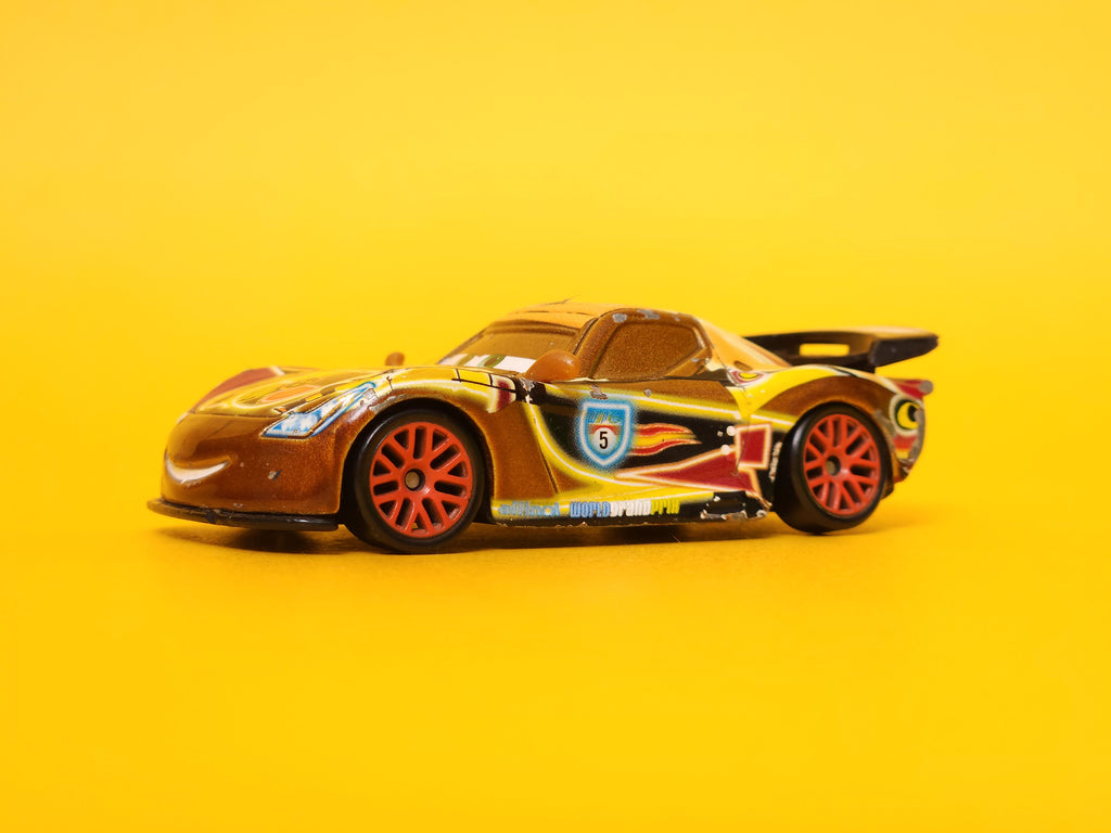 Miguel Camino: Spain #5 (Neon Metallic Deco) – 2013 Mattel Disney Pixar Cars 2