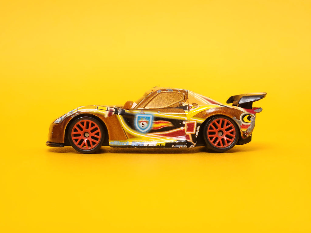 Miguel Camino: Spain #5 (Neon Metallic Deco) – 2013 Mattel Disney Pixar Cars 2