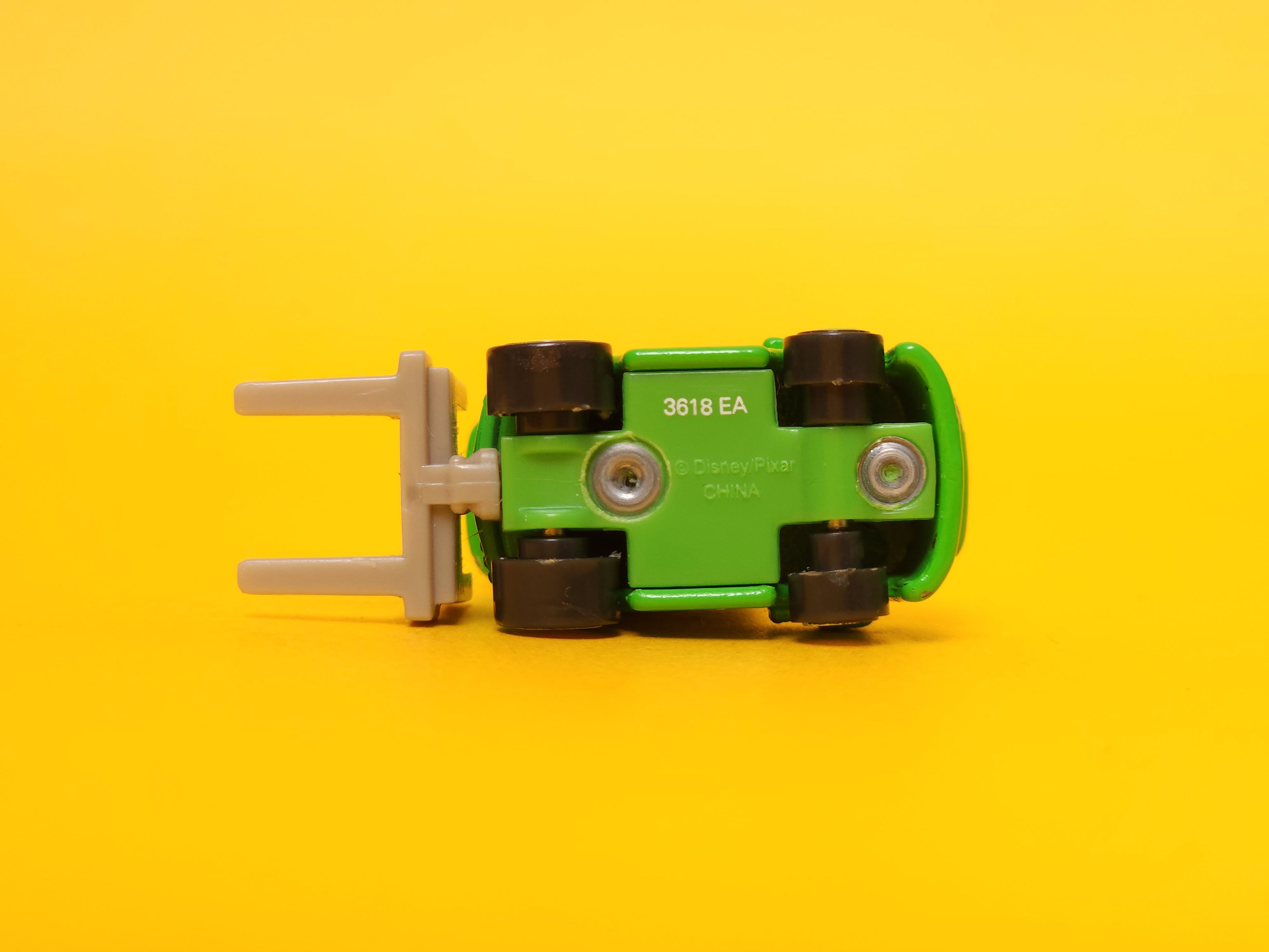 Chick Hicks Wide Pitty & Bruiser Bukowski (Blue Eyes) - 2008 Mattel Disney Pixar Cars