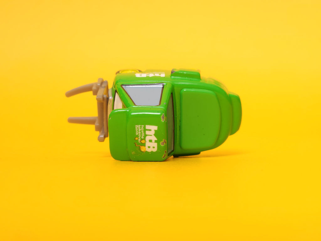 Chick Hicks Wide Pitty & Bruiser Bukowski (Blue Eyes) - 2008 Mattel Disney Pixar Cars