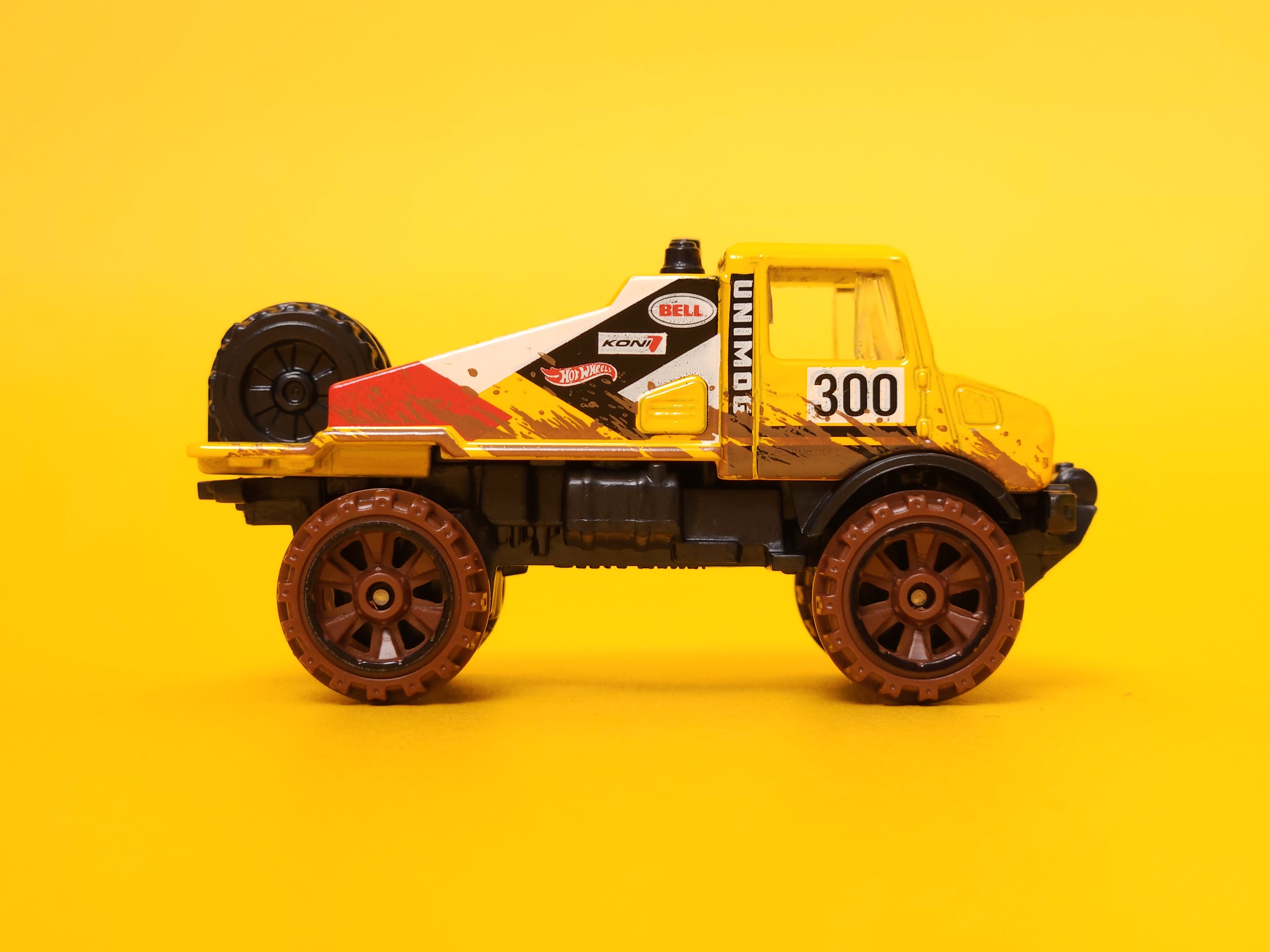 Mercedes-Benz Unimog 1300L: Yellow – 2022 Mattel Hot Wheels Silver