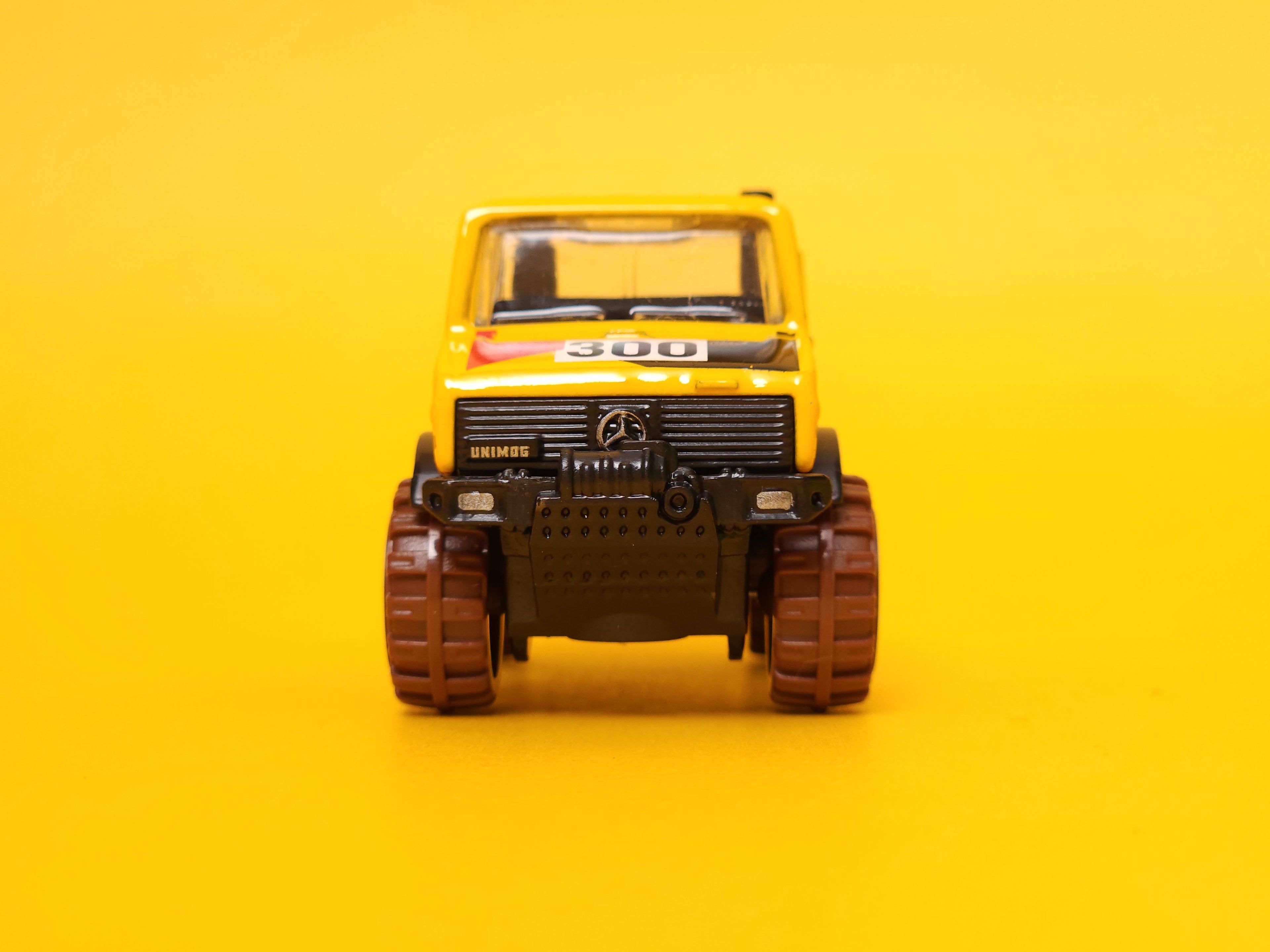 Mercedes-Benz Unimog 1300L: Yellow – 2022 Mattel Hot Wheels Silver