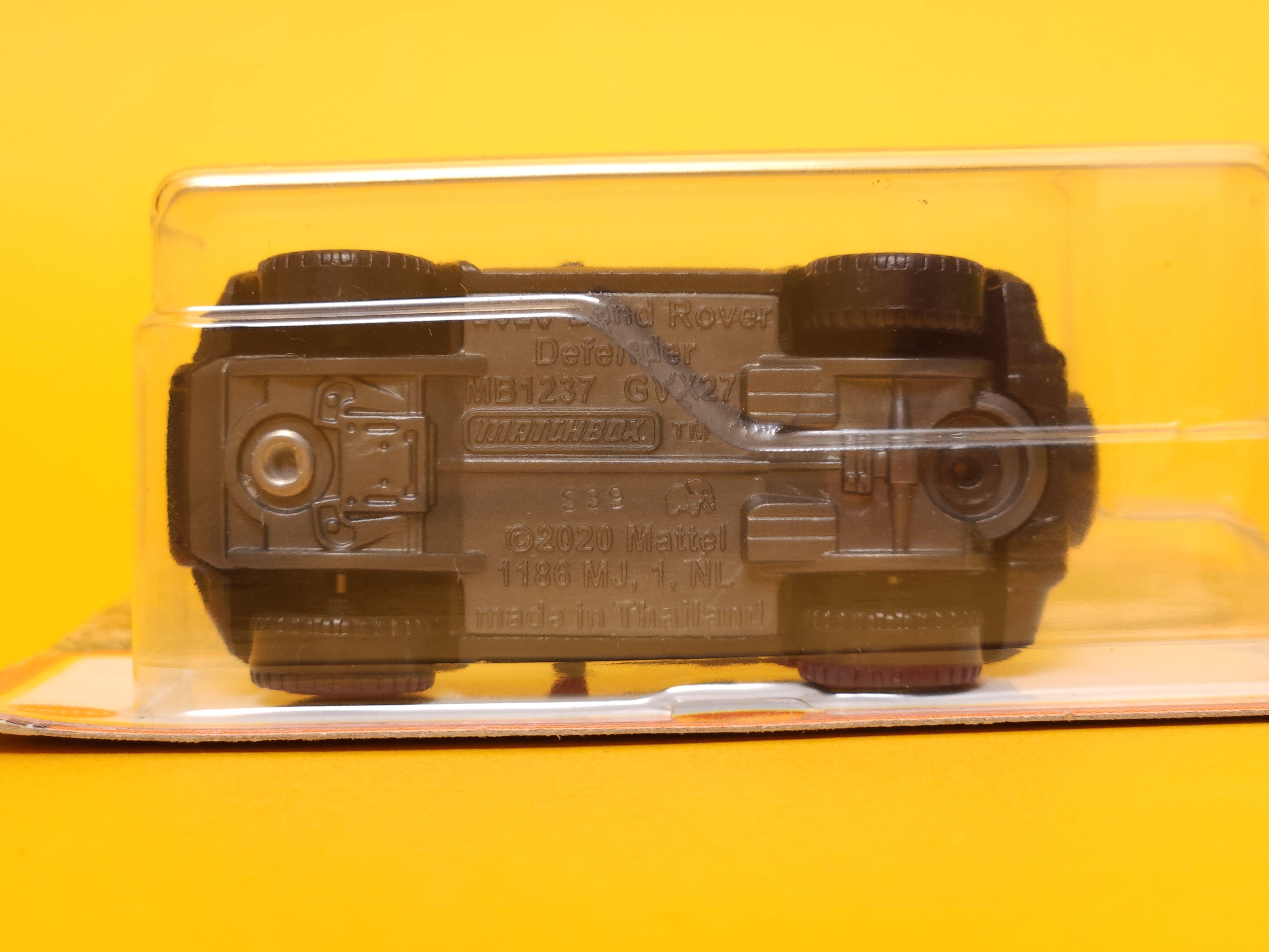 2020 Land Rover Defender: Matte Black – 2024 Mattel Matchbox Basic