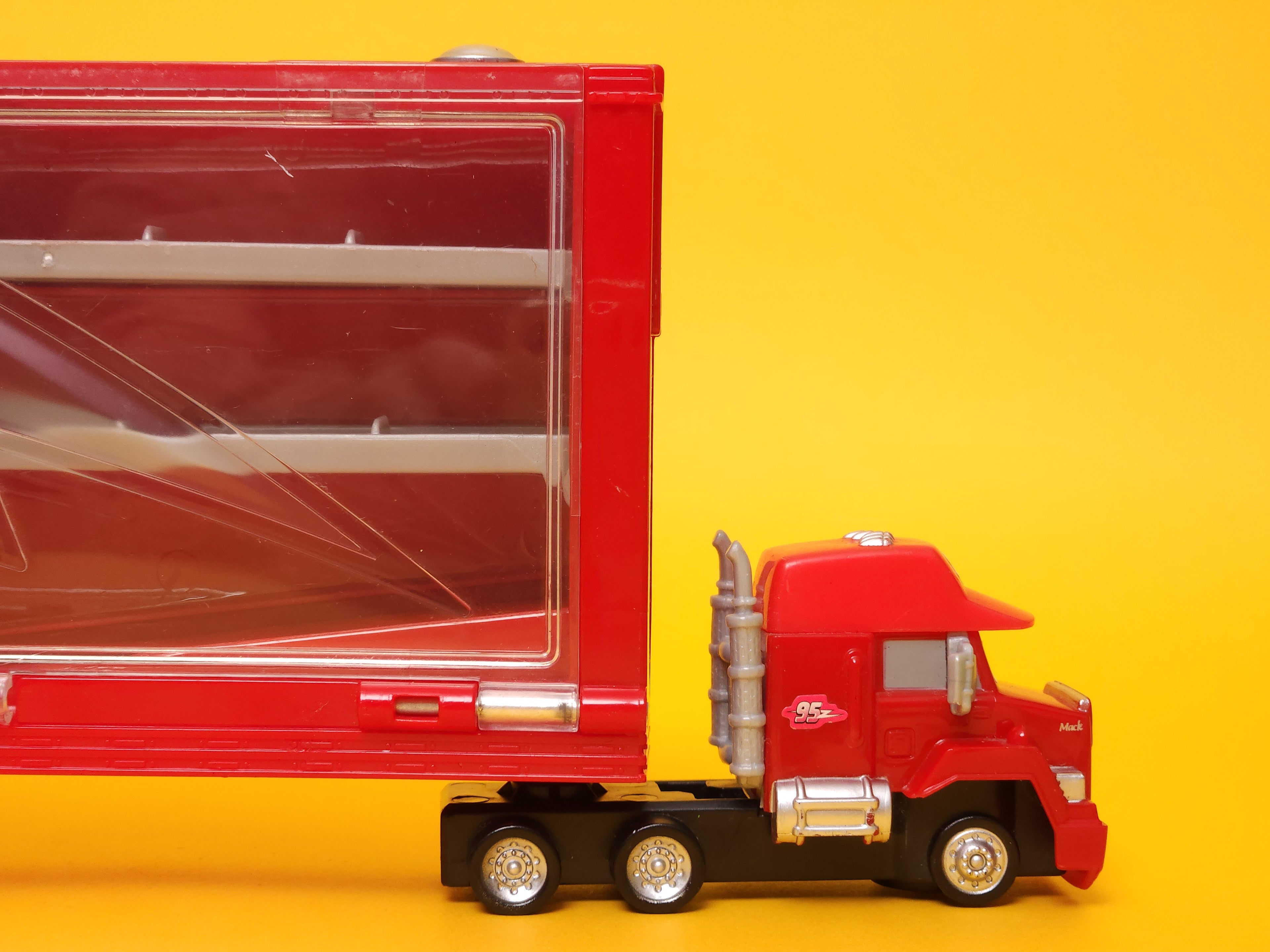 Mack Transporter Rolling Display Case – 2012 Mattel Disney Pixar Cars Micro Drifters