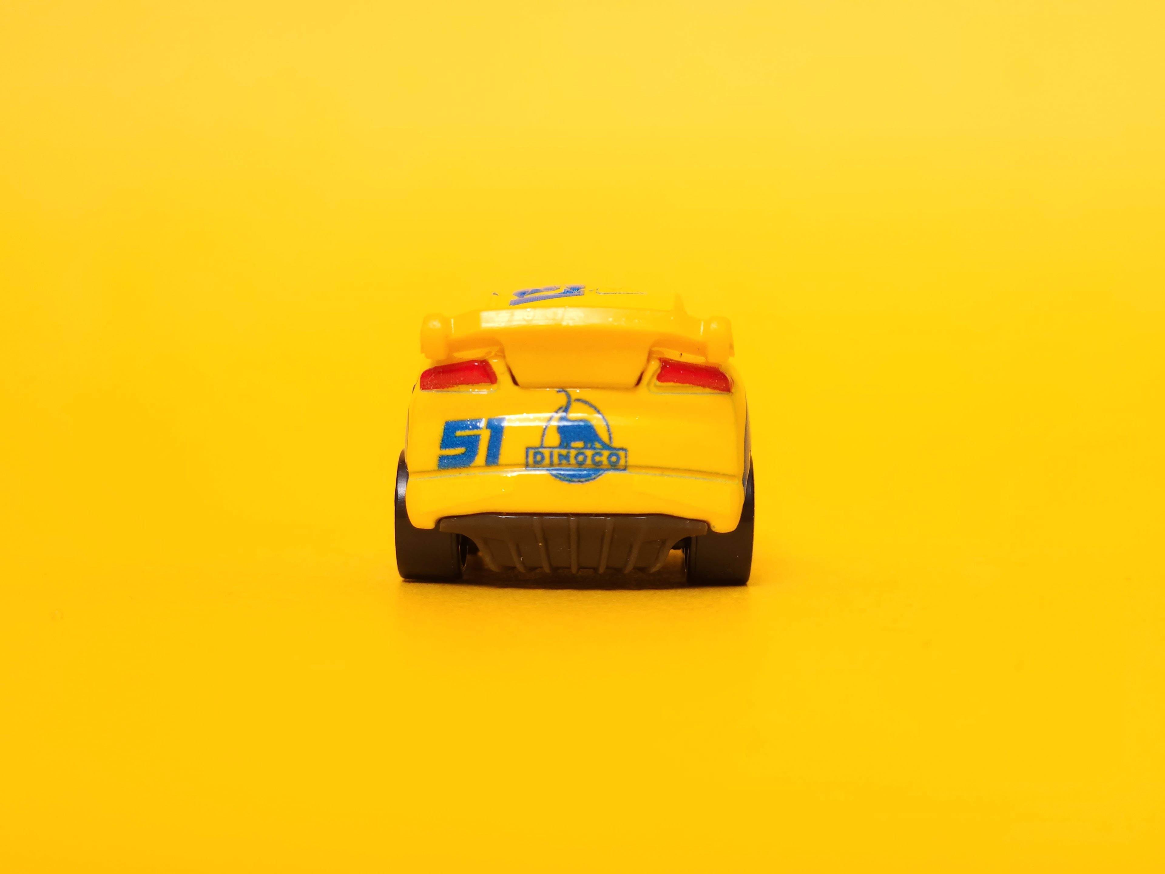 Dinoco Cruz Ramirez - 2017 Mattel Disney Pixar Cars Mini Racers