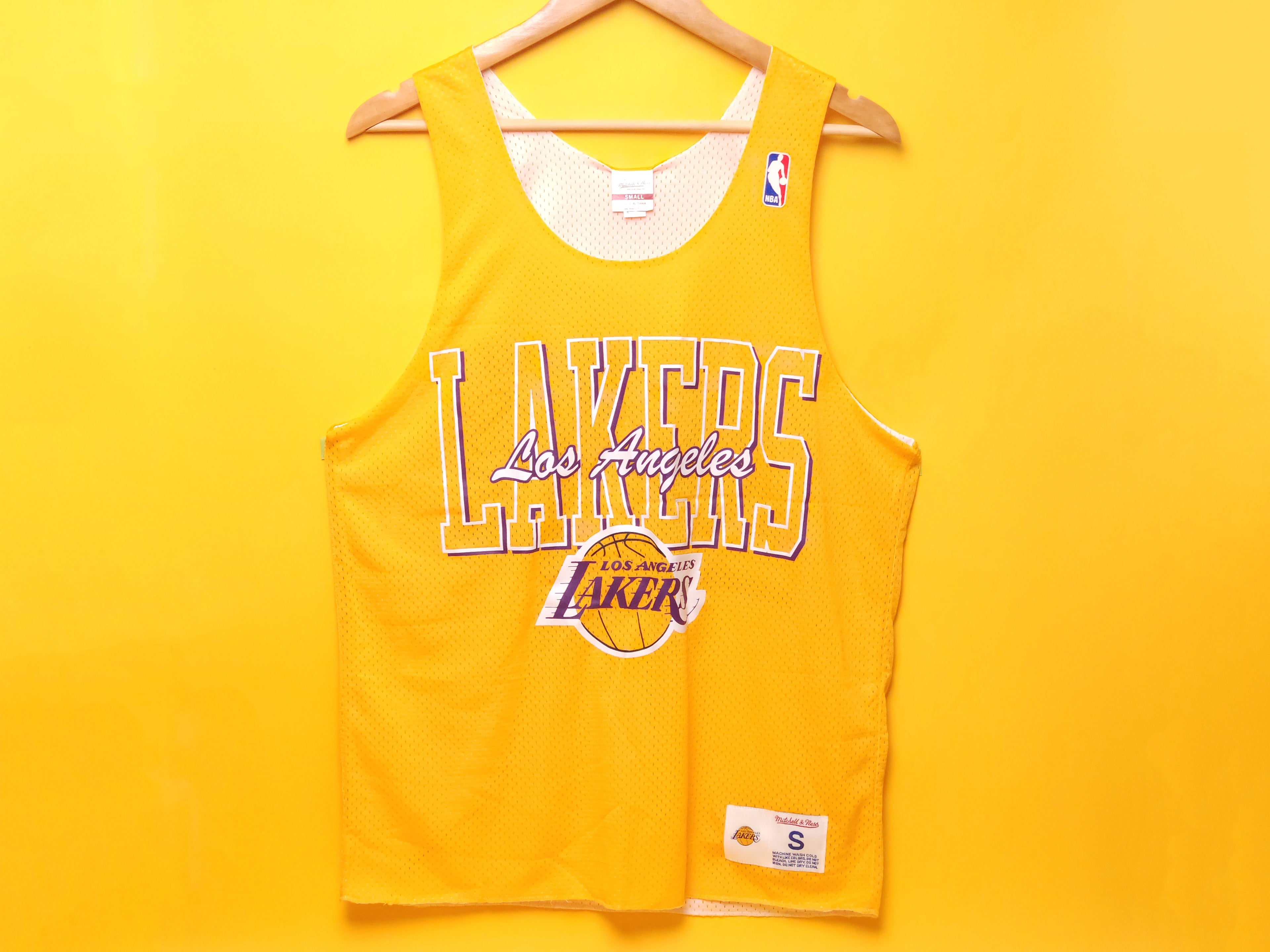 Los Angeles Lakers (Reversible): Small – NBA Mitchell & Ness