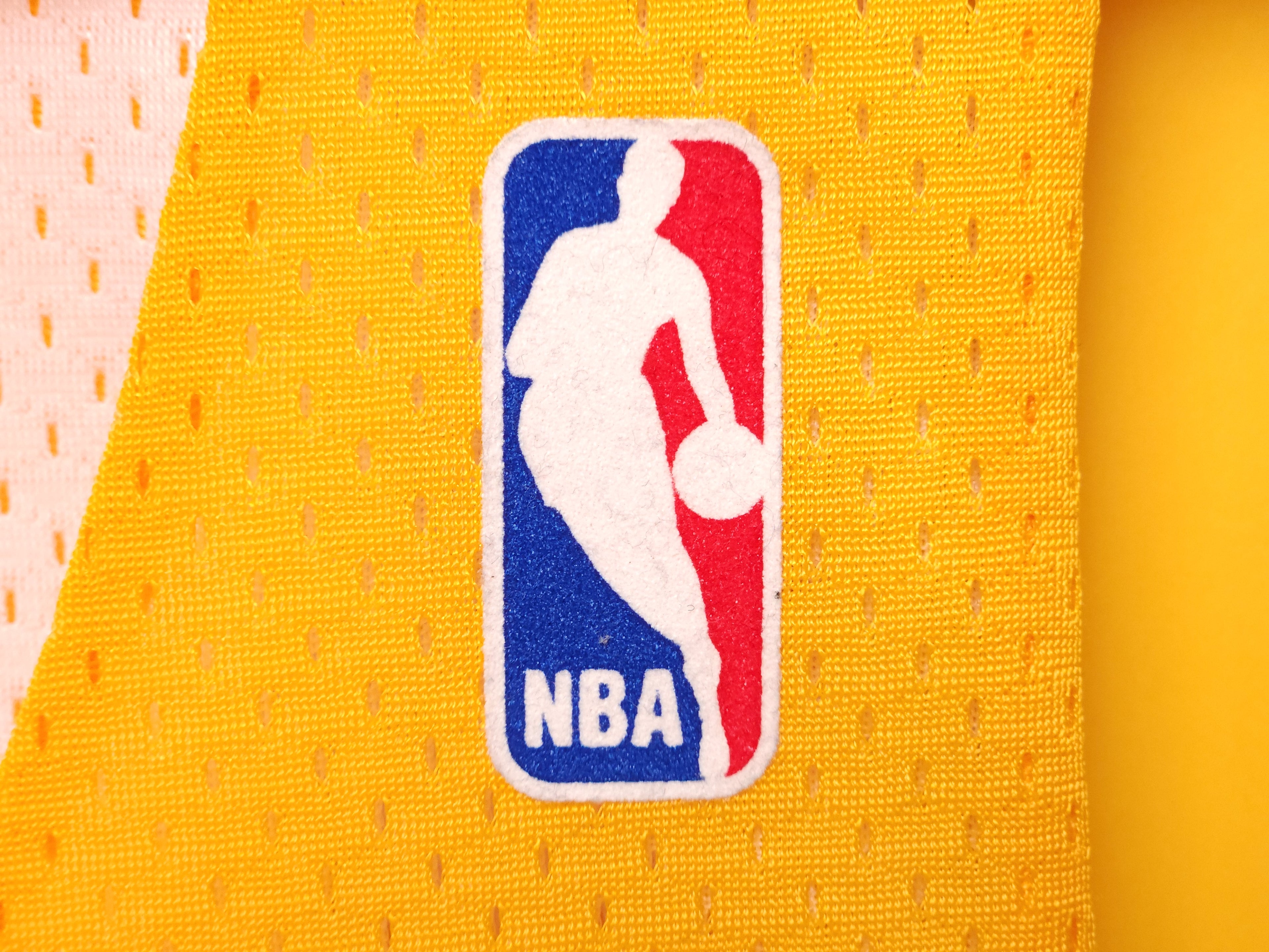 Los Angeles Lakers (Reversible): Small – NBA Mitchell & Ness