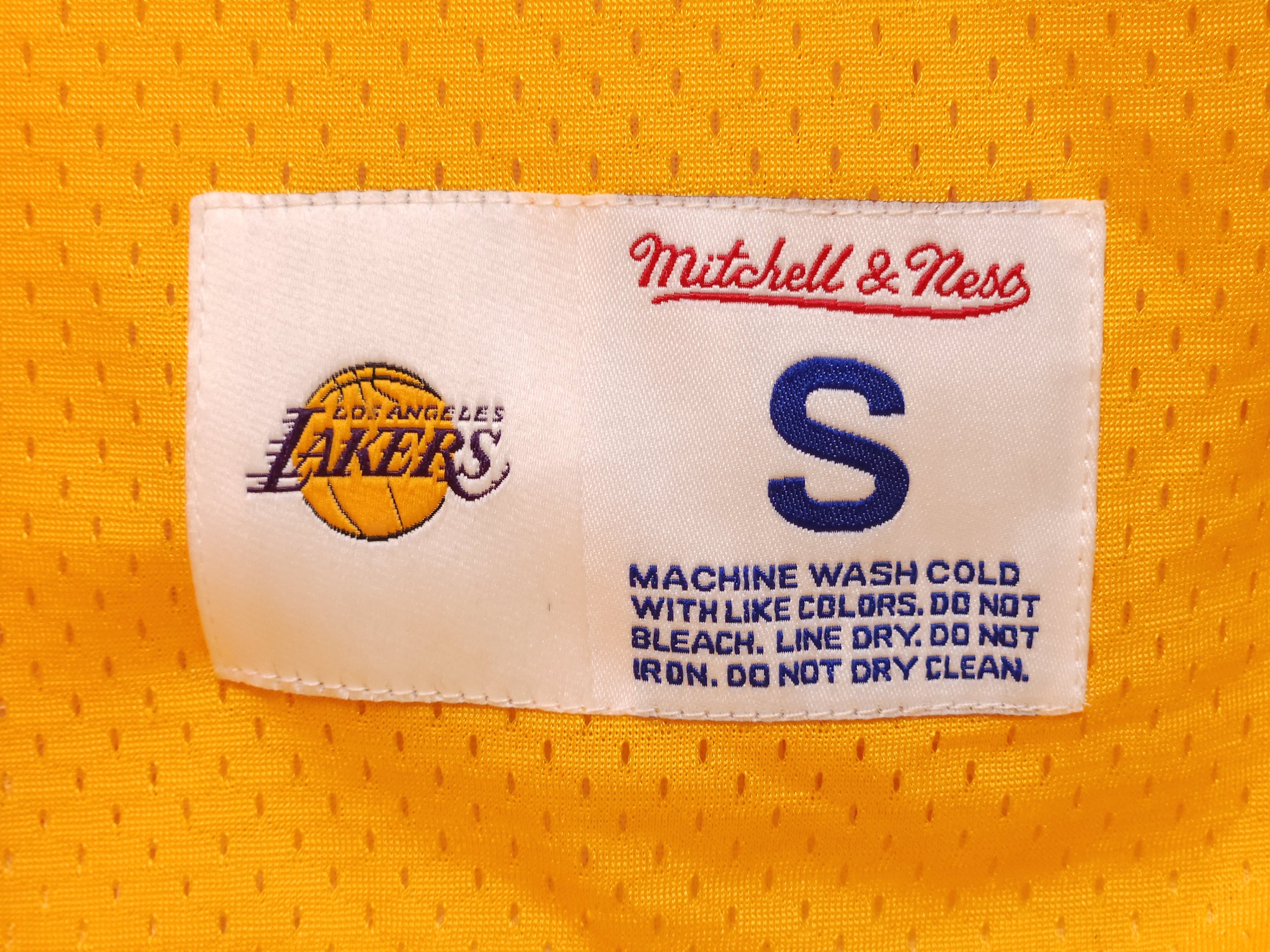 Los Angeles Lakers (Reversible): Small – NBA Mitchell & Ness