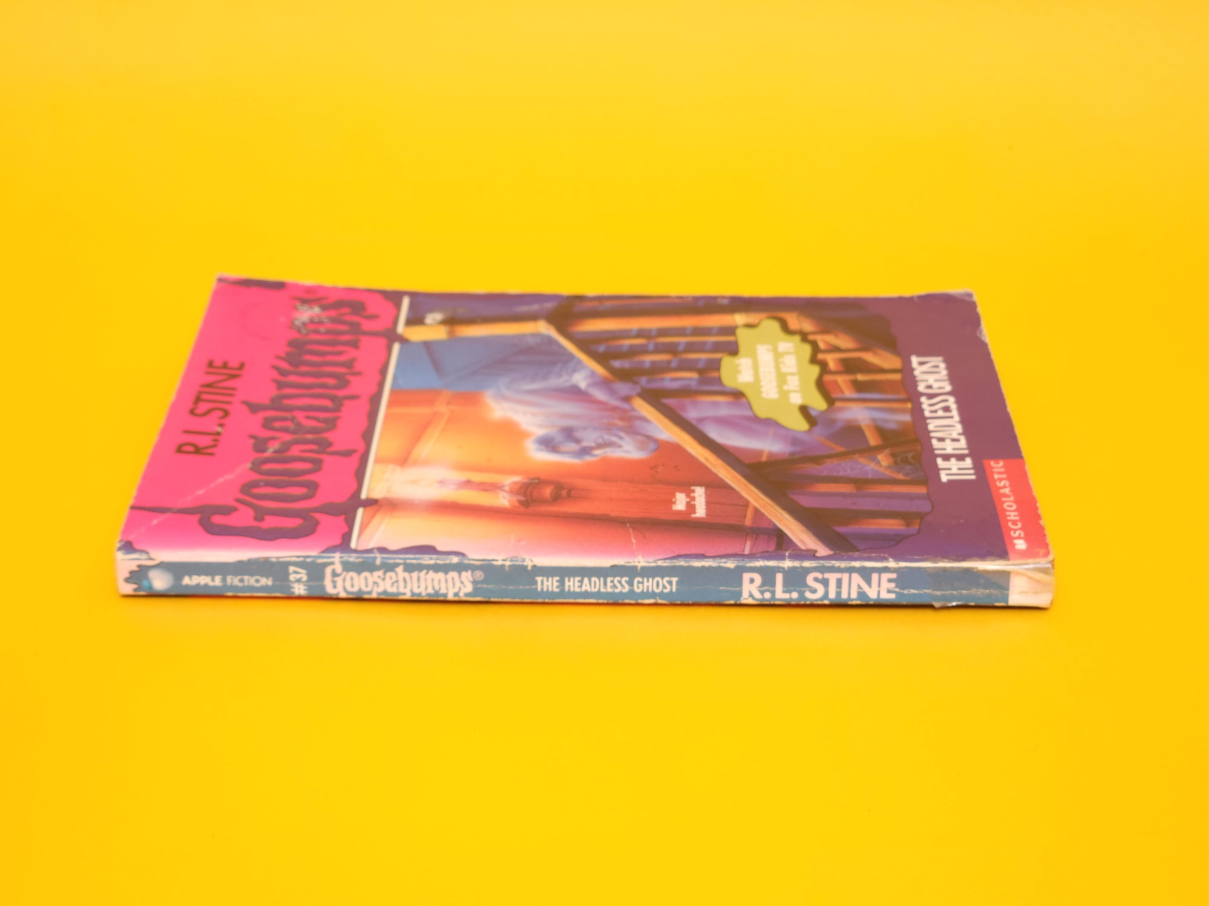The Headless Ghost #37 – 1995 Goosebumps R.L. Stine