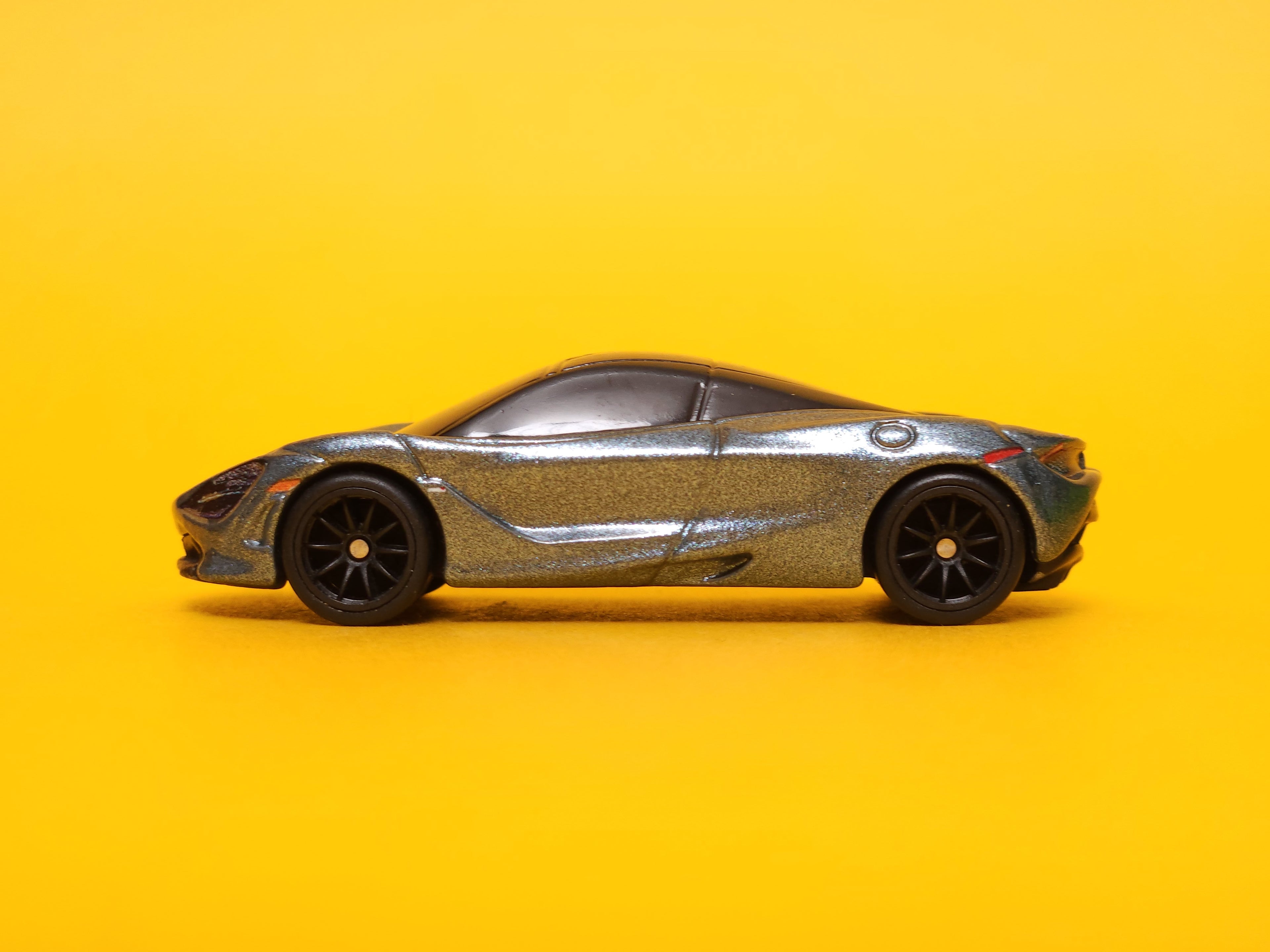 McLaren 720S: Metalflake Saros – 2021 Mattel Hot Wheels Premium