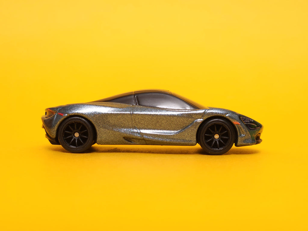 McLaren 720S: Metalflake Saros – 2021 Mattel Hot Wheels Premium