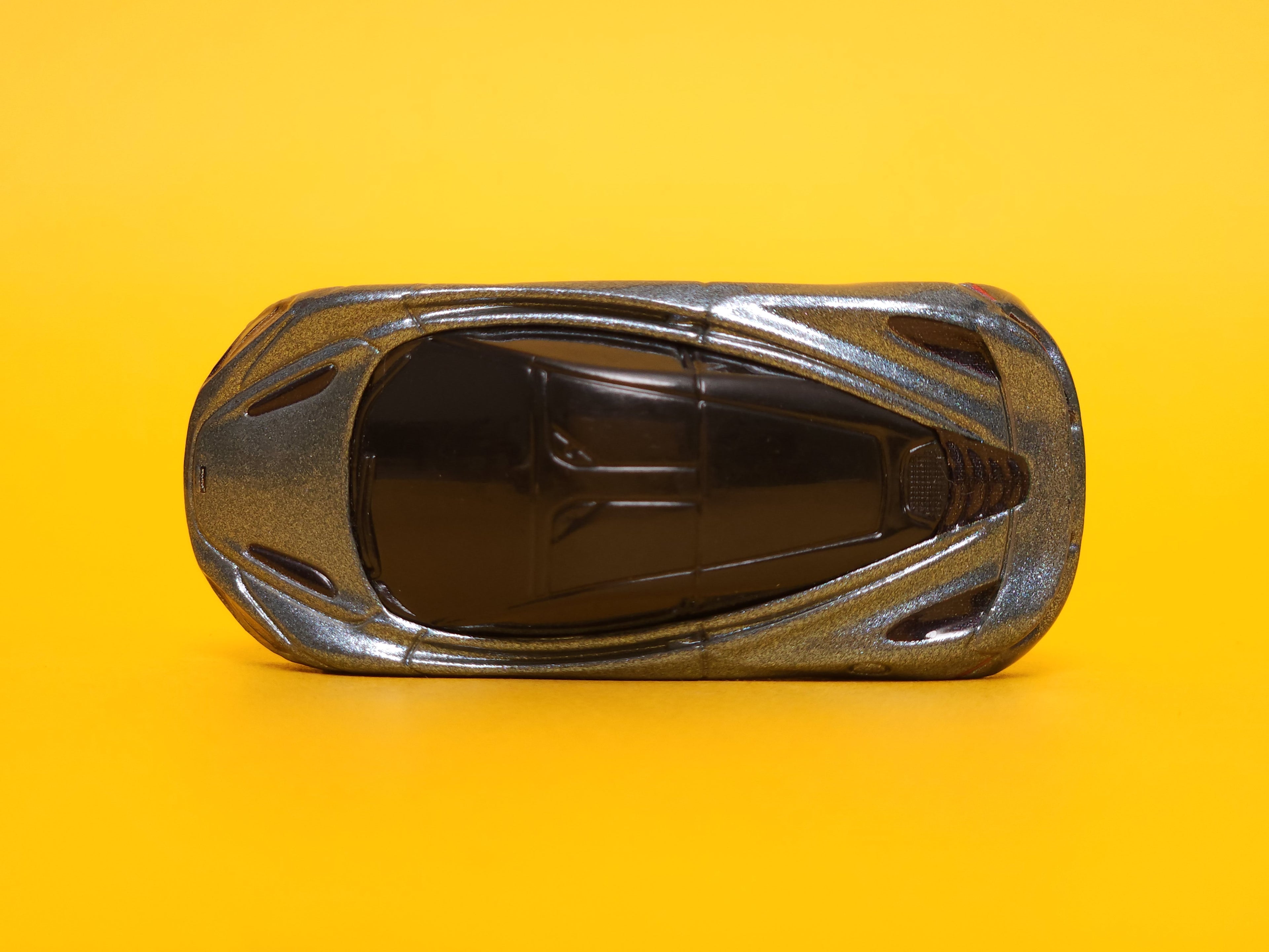 McLaren 720S: Metalflake Saros – 2021 Mattel Hot Wheels Premium