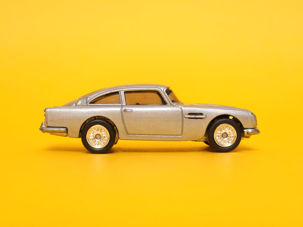Aston Martin 1963 DB5: Silver – 2021 Mattel Hot Wheels Premium