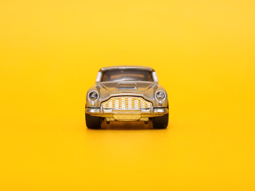 Aston Martin 1963 DB5: Silver – 2021 Mattel Hot Wheels Premium