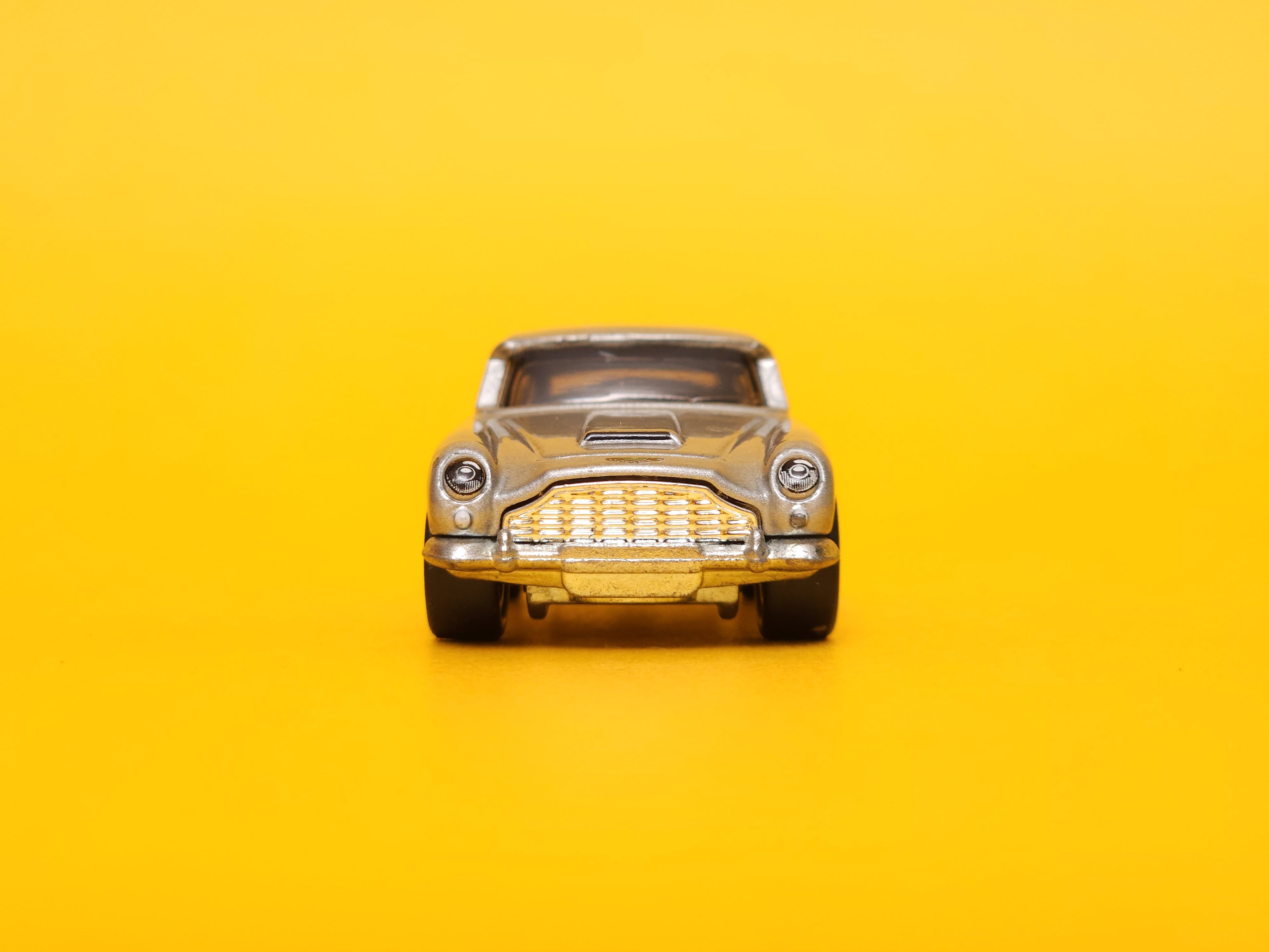 Aston Martin 1963 DB5: Silver – 2021 Mattel Hot Wheels Premium