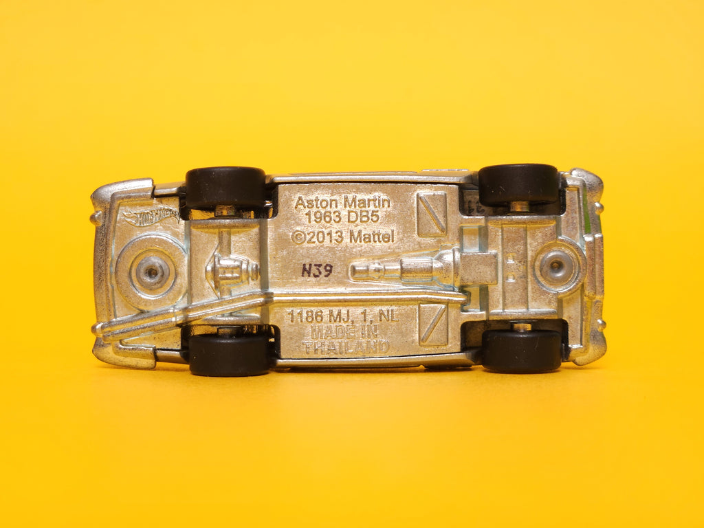 Aston Martin 1963 DB5: Silver – 2021 Mattel Hot Wheels Premium