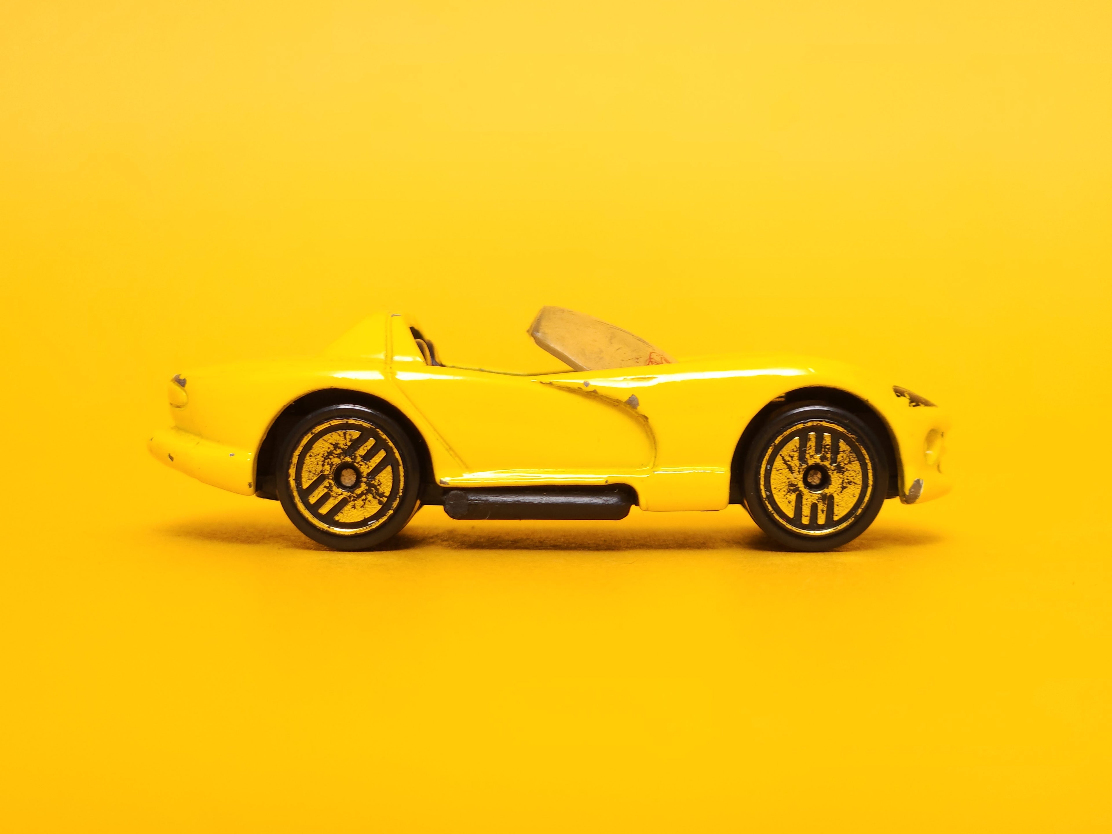 Dodge Viper RT/10: Yellow – 1995 Mattel Hot Wheels Basic
