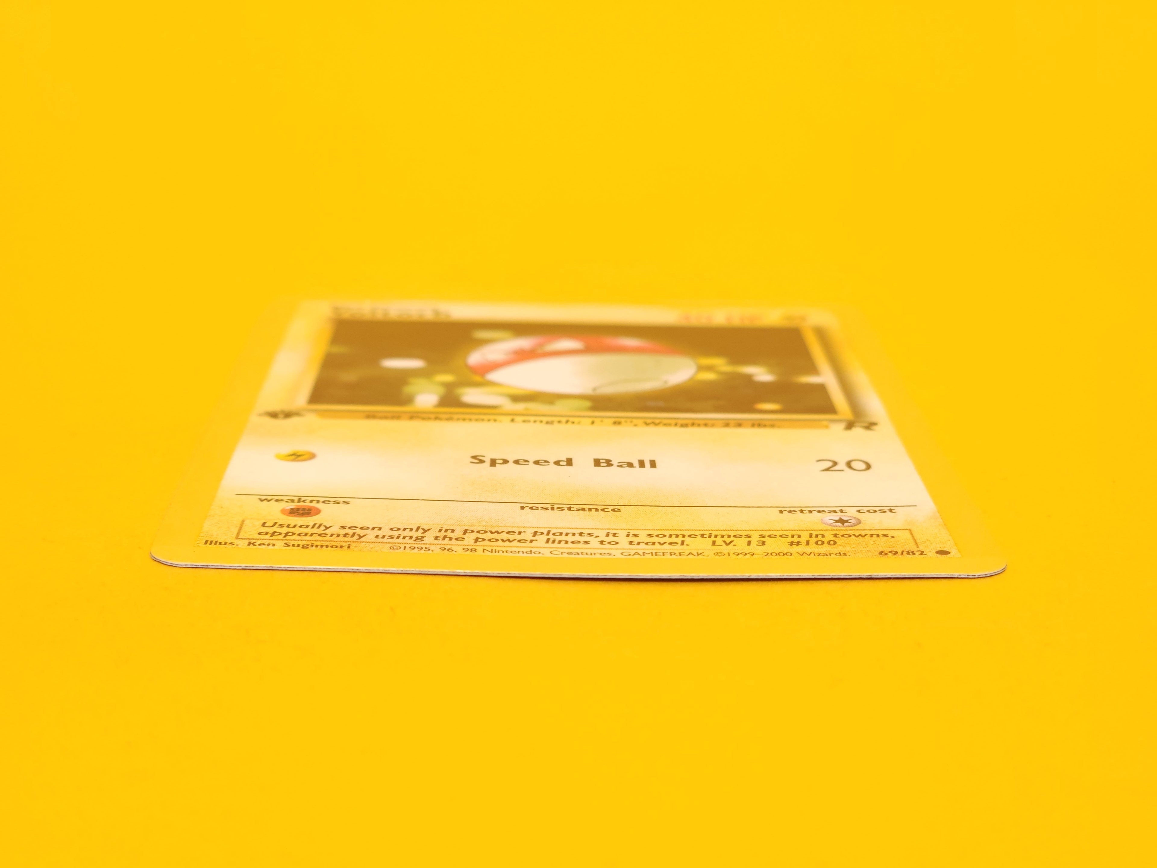 Voltorb: 69/82 – 2000 Pokémon Common 1st Edition