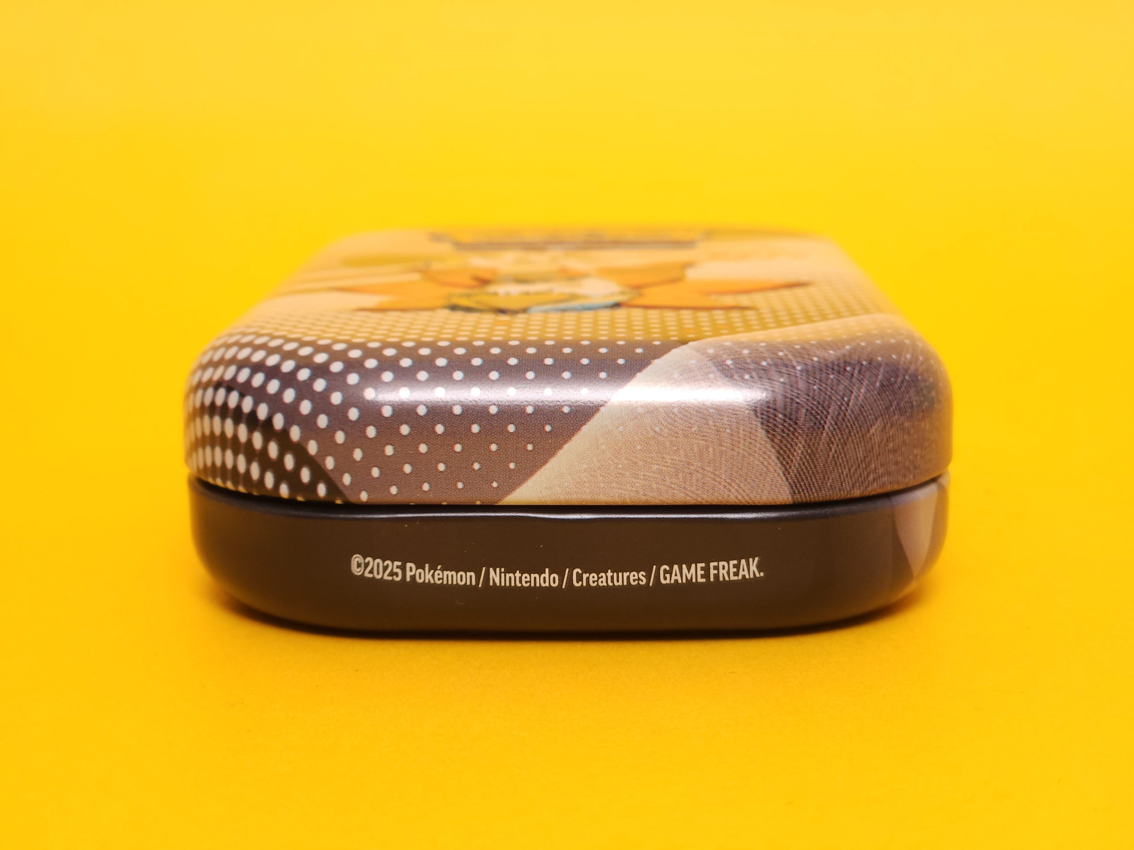 Volcarona & Emolga – 2025 Pokémon Unova Mini Tin