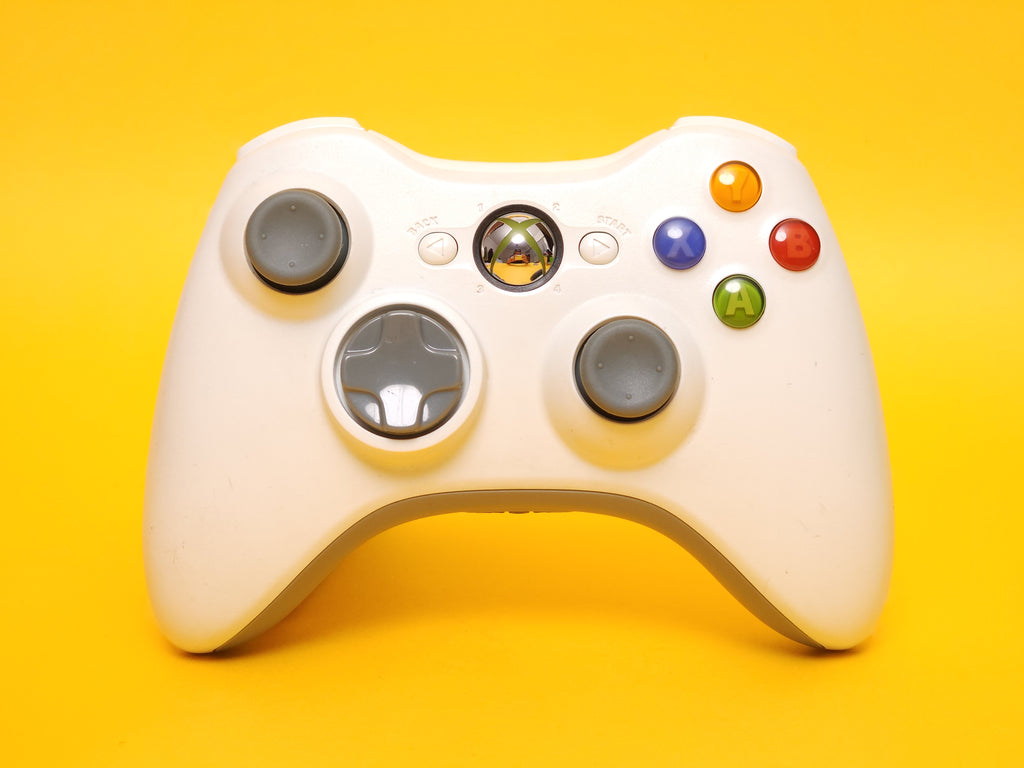 Wireless Controller: White – Microsoft Xbox 360