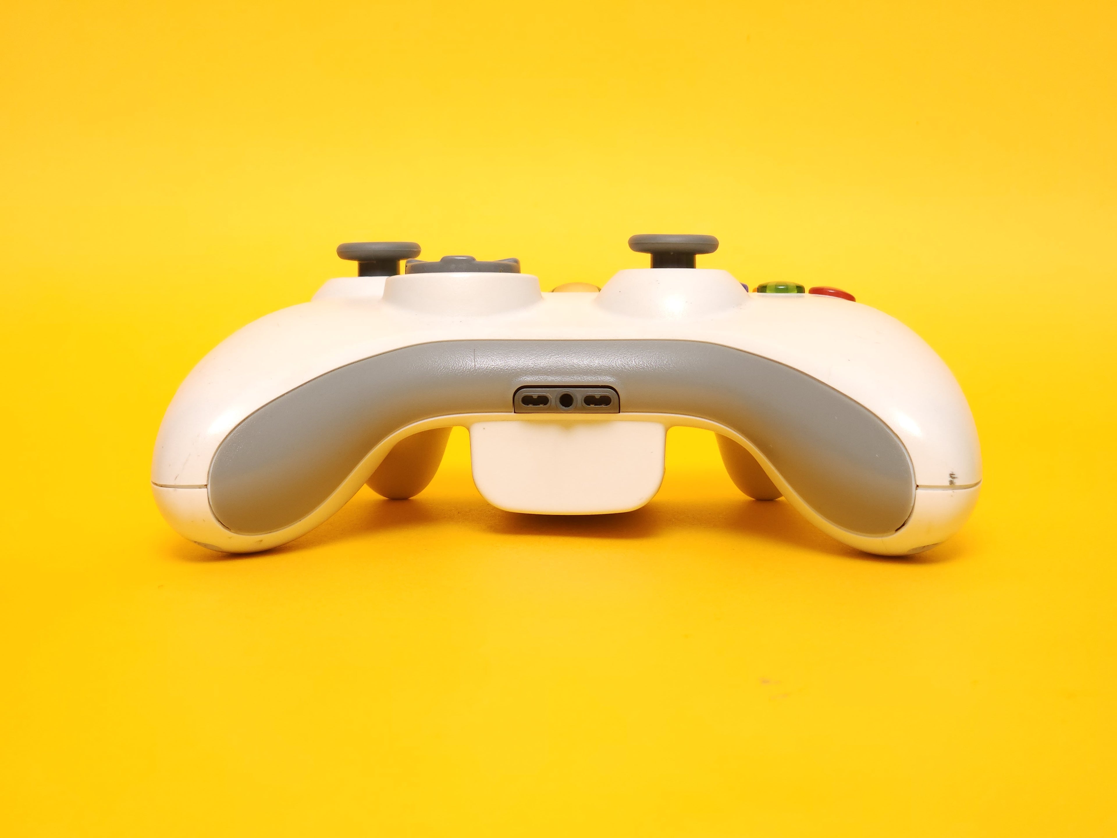 Wireless Controller: White – Microsoft Xbox 360