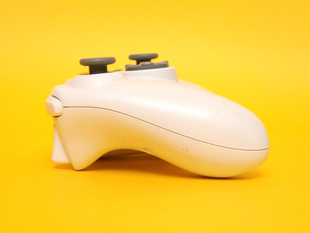 Wireless Controller: White – Microsoft Xbox 360