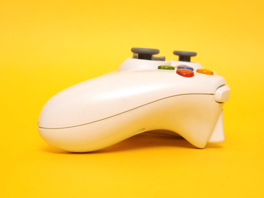 Wireless Controller: White – Microsoft Xbox 360
