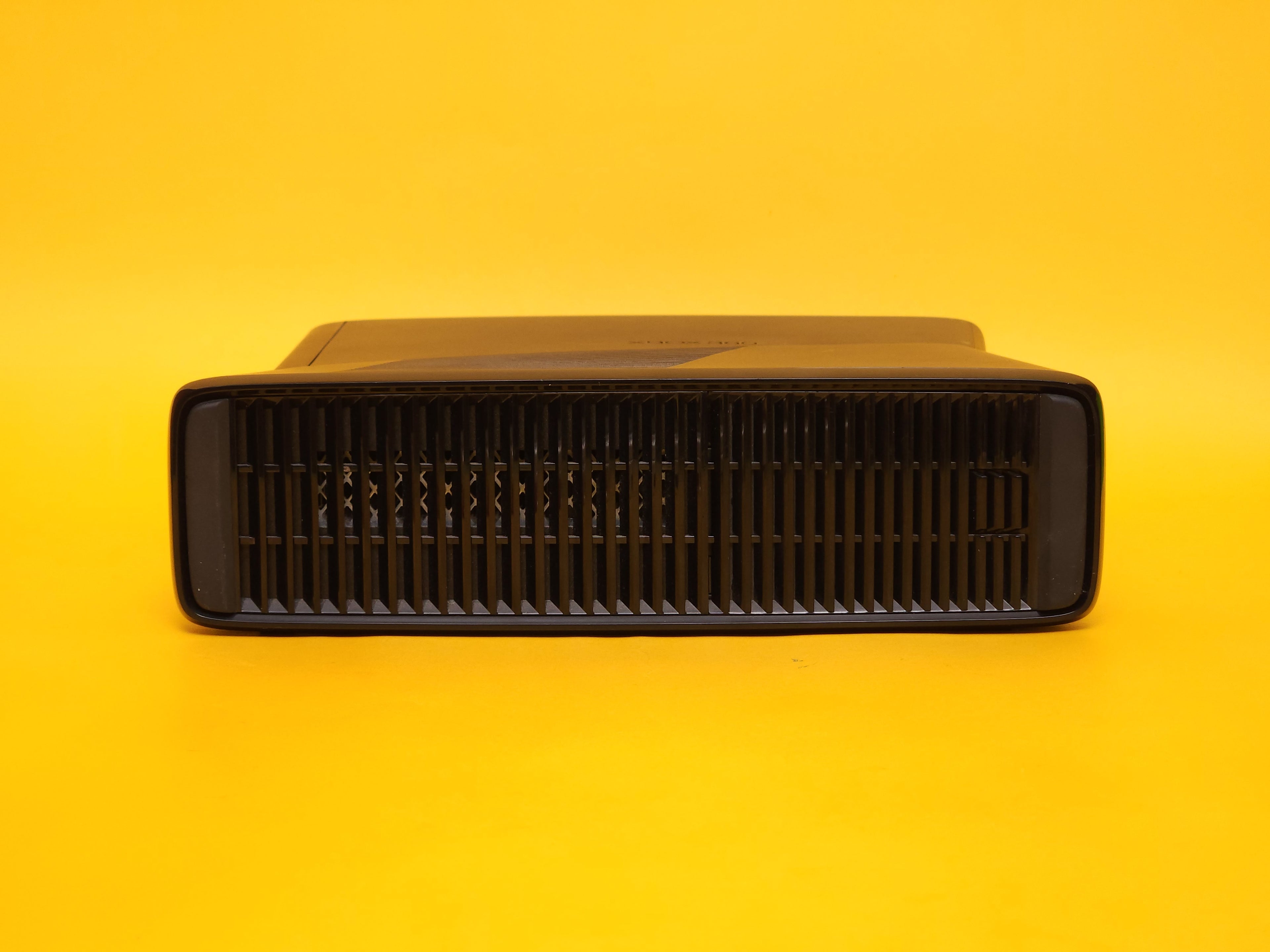 250GB Matte Black Xbox 360 S Console + Controller & Cables