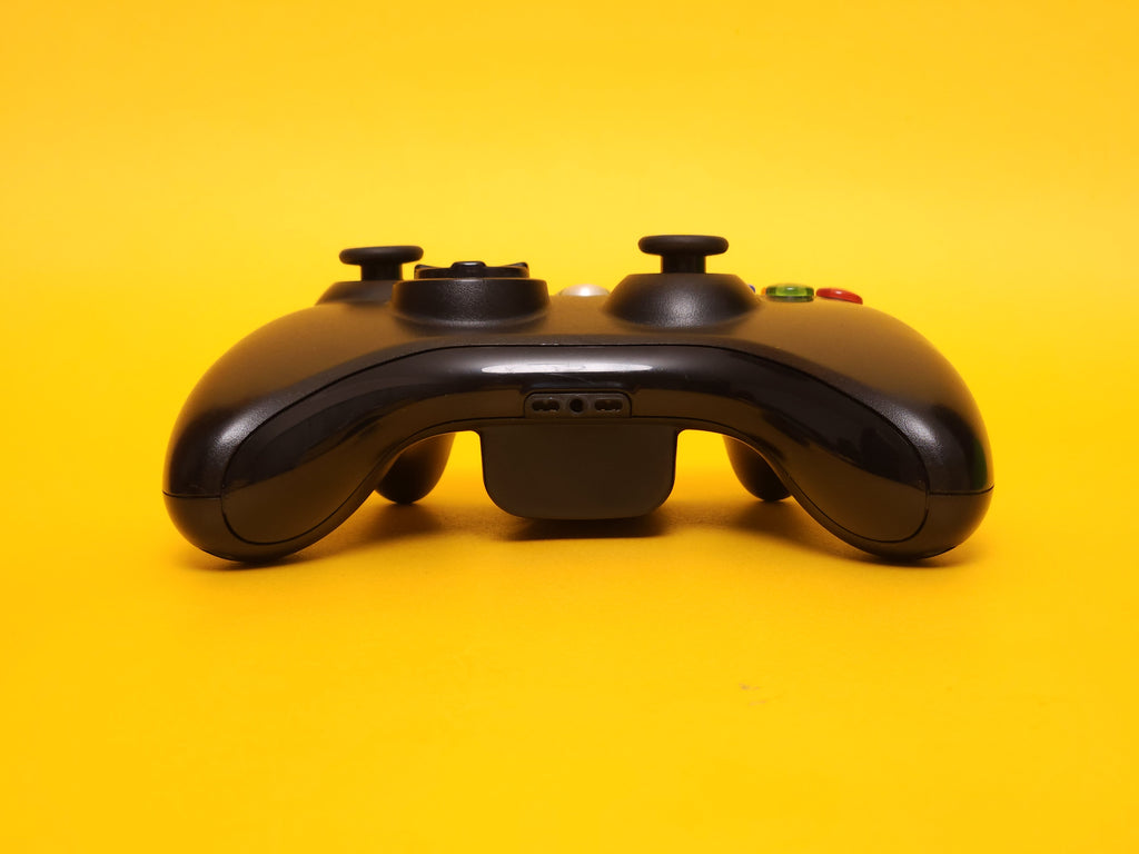 250GB Matte Black Xbox 360 S Console + Controller & Cables