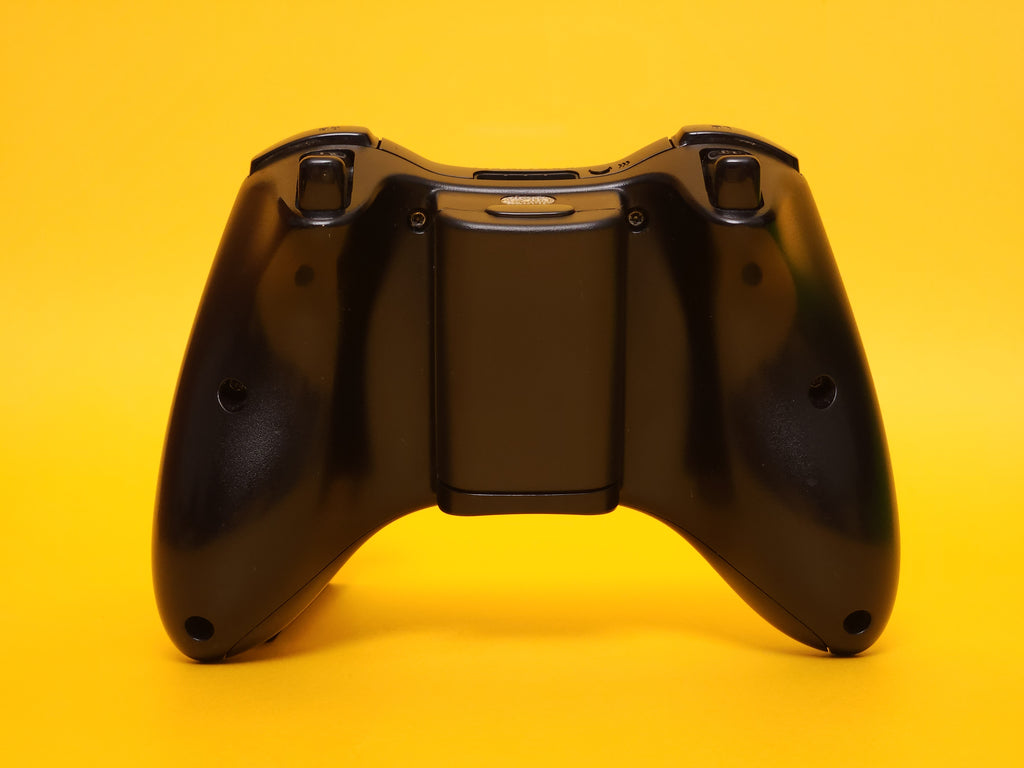 250GB Matte Black Xbox 360 S Console + Controller & Cables