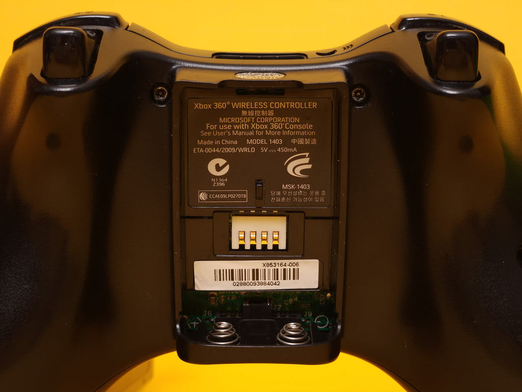 250GB Matte Black Xbox 360 S Console + Controller & Cables