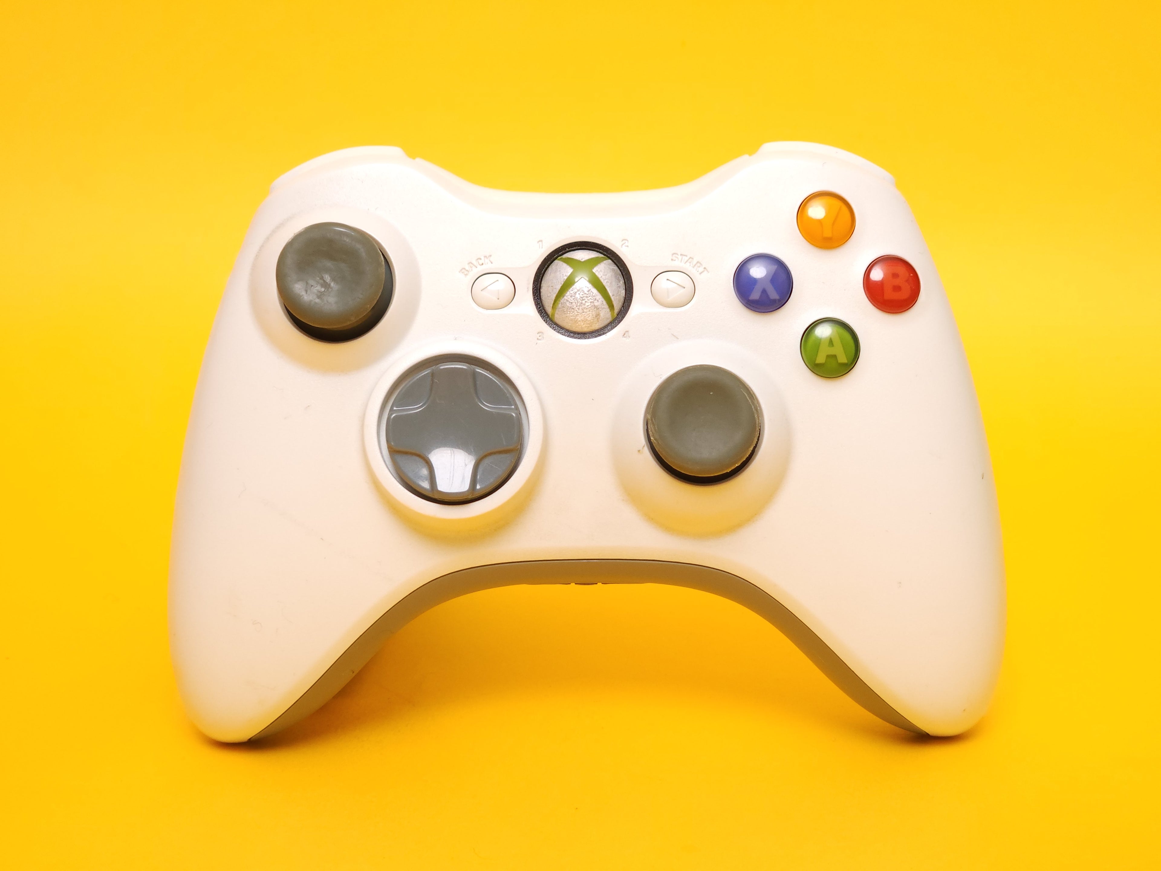 Matte White Xbox 360 Console + Controller & Cables