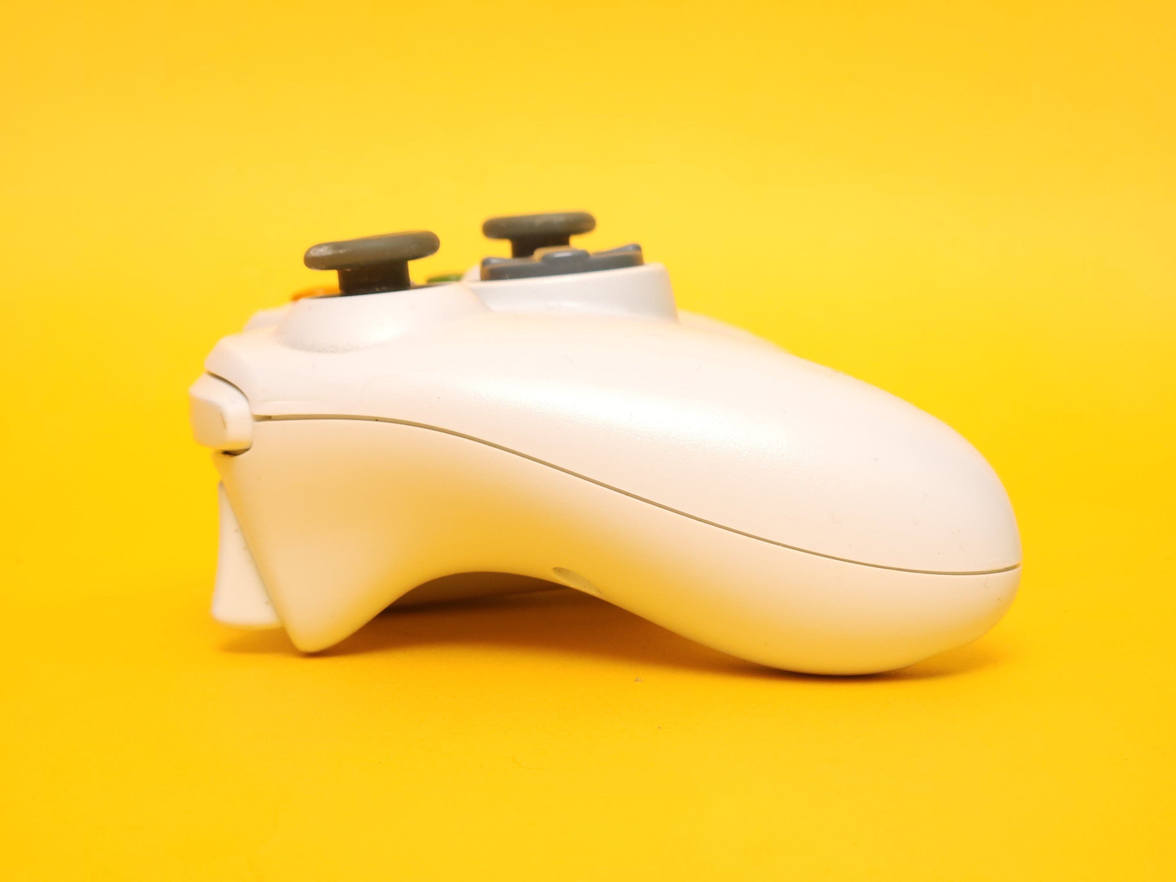 Matte White Xbox 360 Console + Controller & Cables