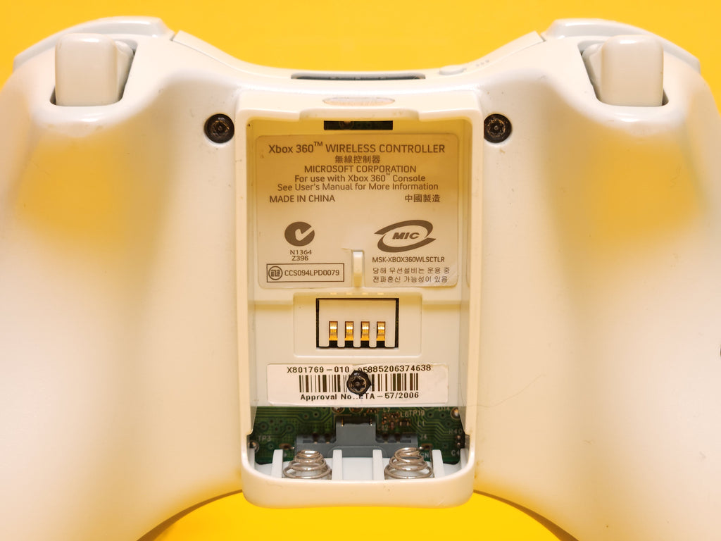 Matte White Xbox 360 Console + Controller & Cables