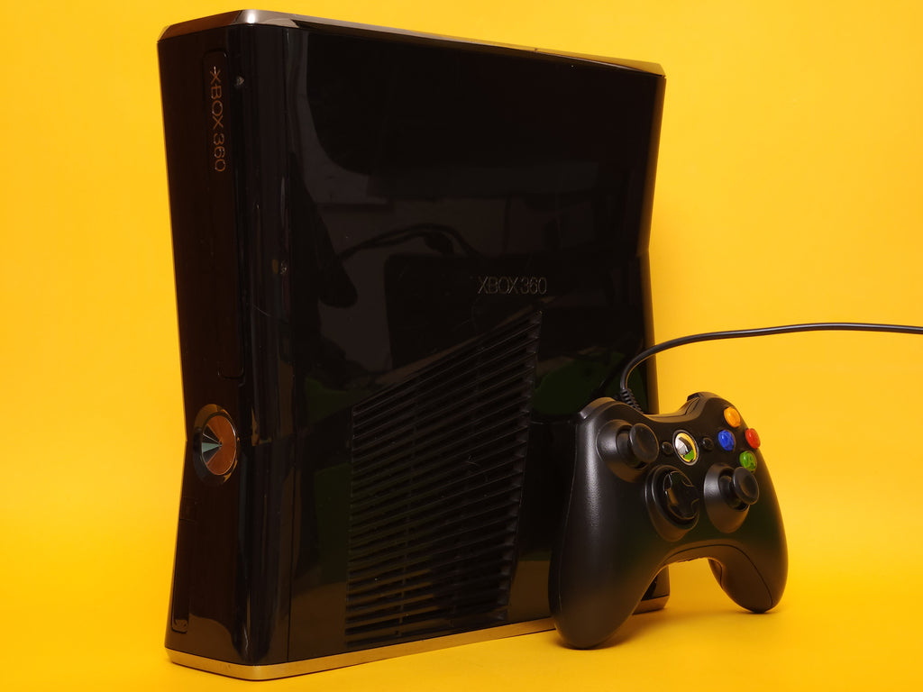 250GB Gloss Black Xbox 360 S Console + Controller & Cables