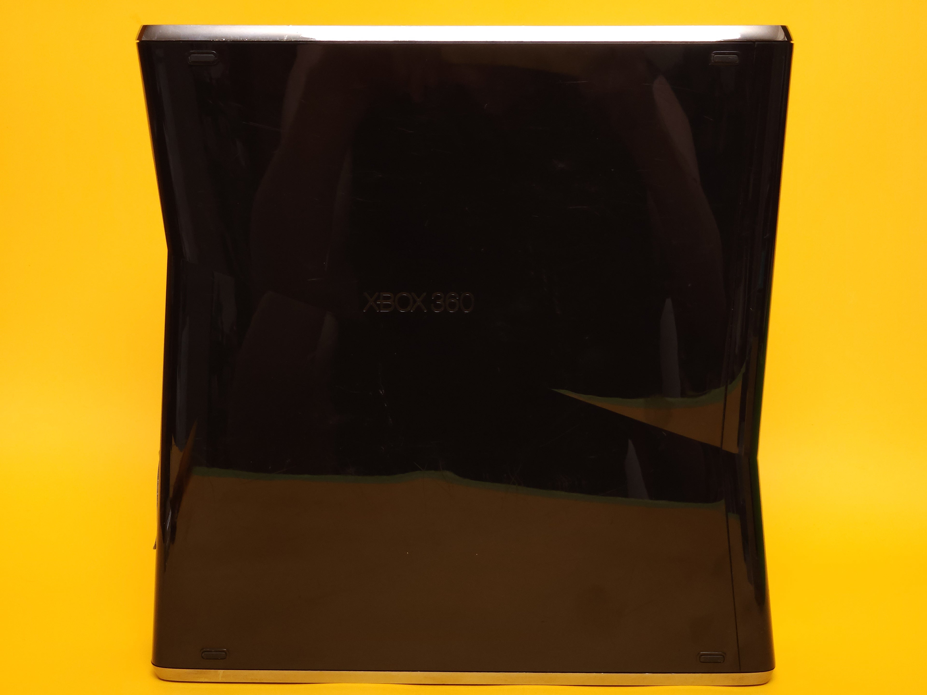 250GB Gloss Black Xbox 360 S Console + Controller & Cables