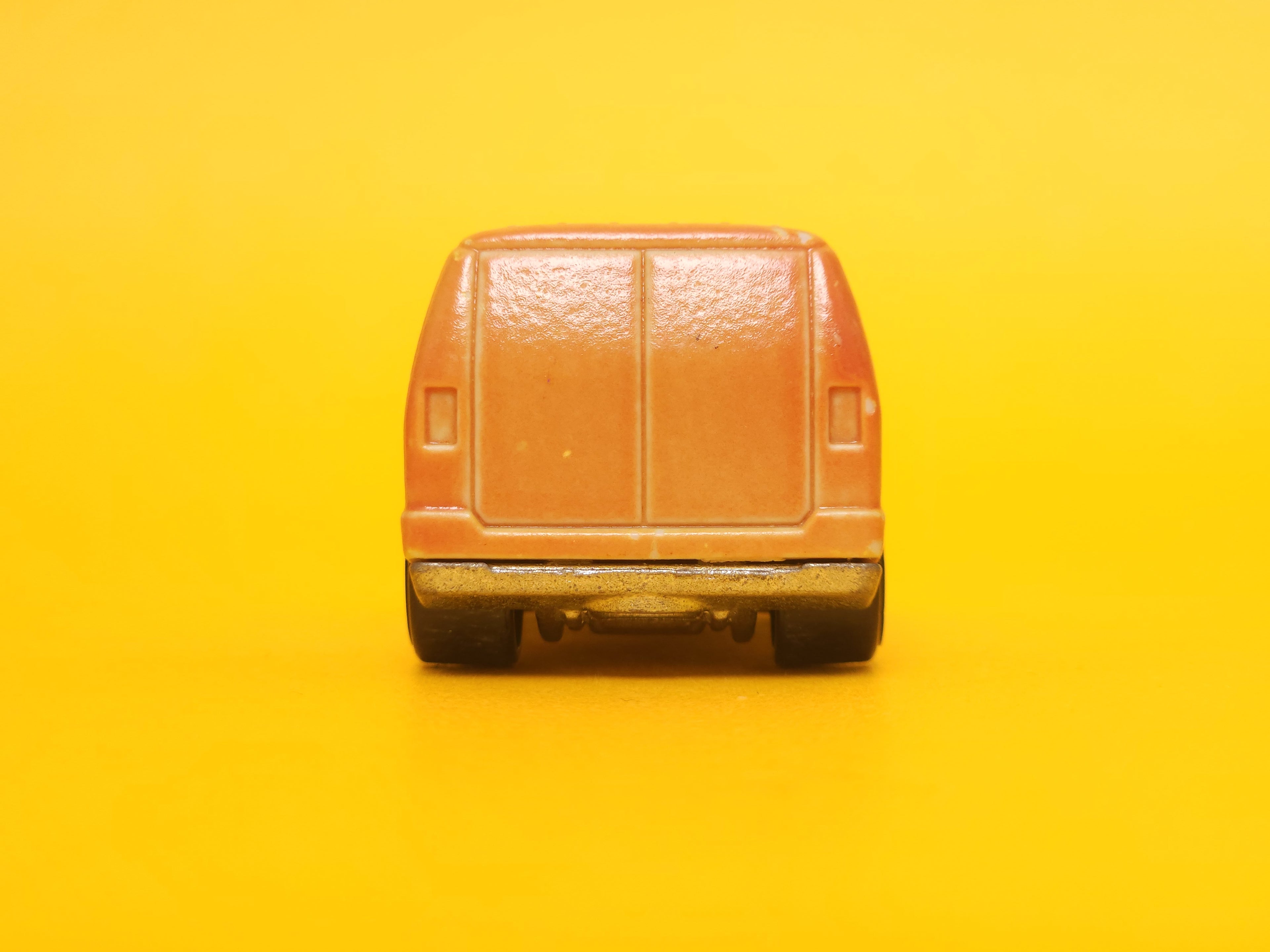 Custom '77 Dodge Van: Orange / Lime Green – 2010 Mattel Hot Wheels Color Shifters