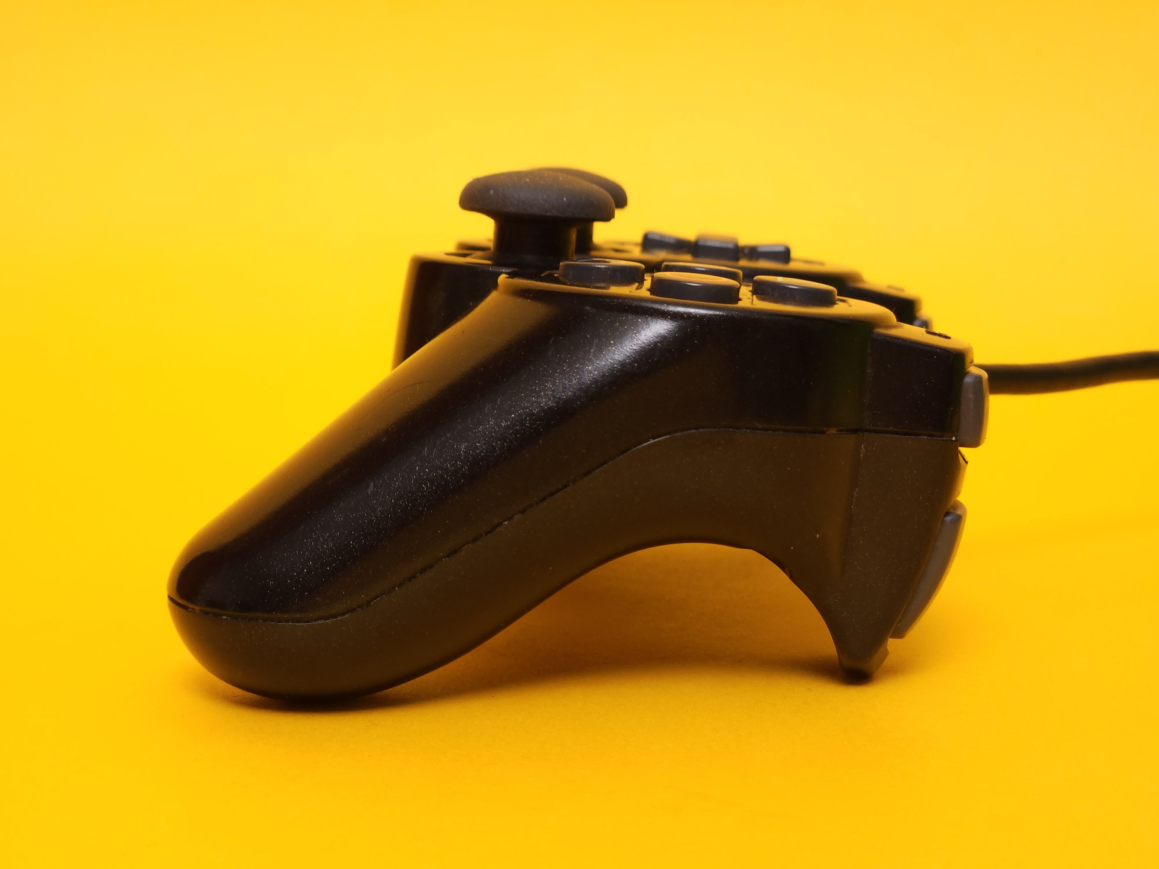 Dualshock 2 Wired Controller: Black – Sony PlayStation 2