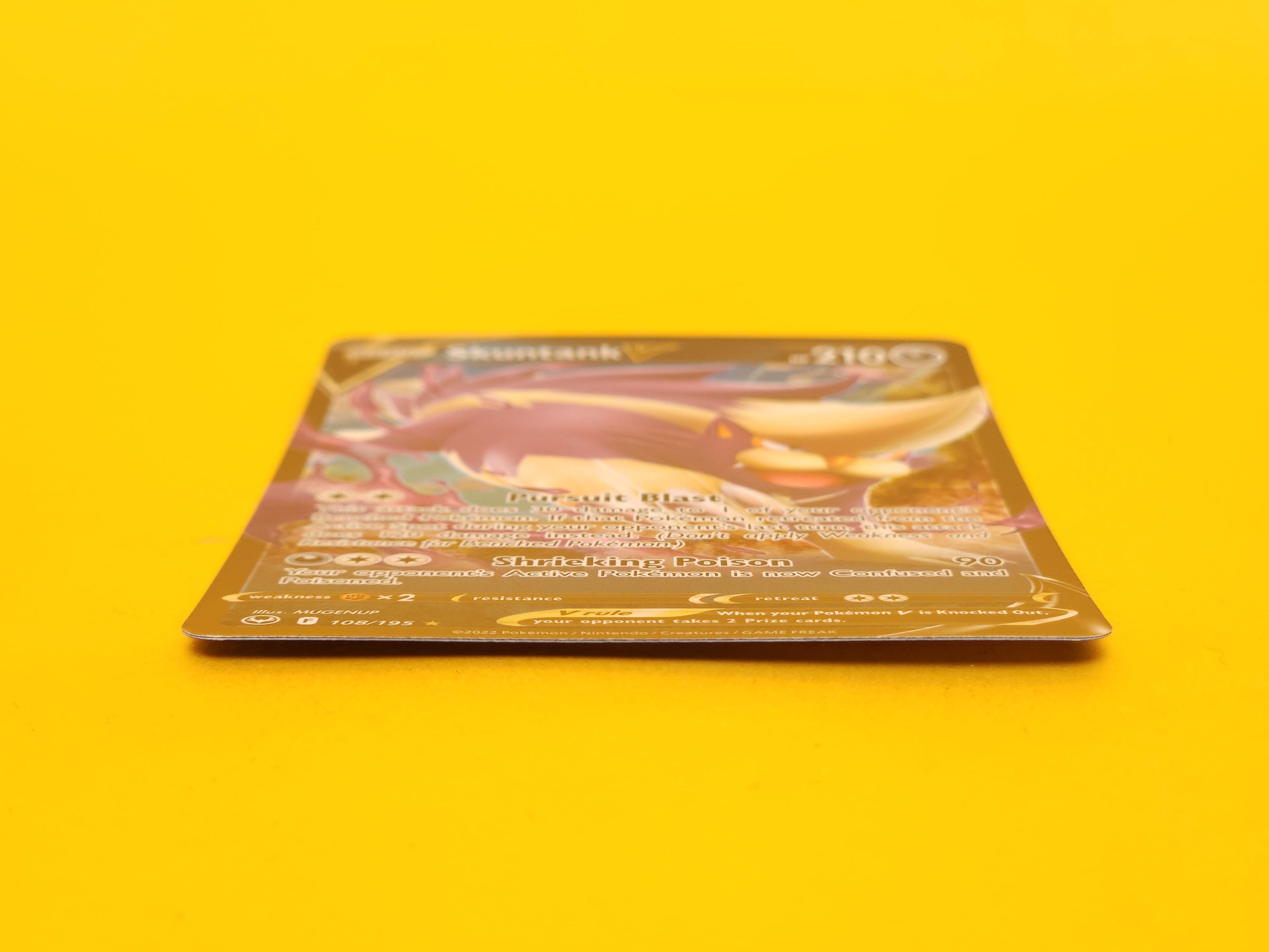 Skuntank V: 108/195 – 2022 Pokémon Holo Rare V Holofoil