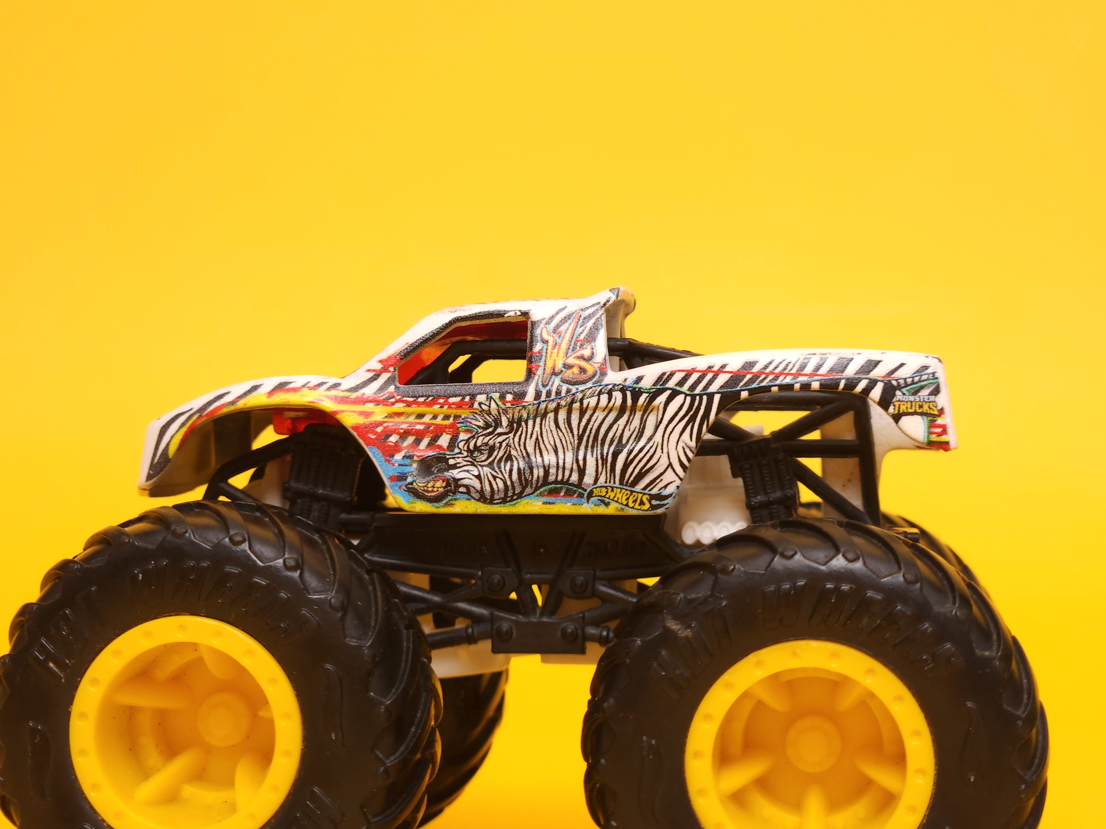 Wild Streak: White – 2019 Mattel Hot Wheels Monster Trucks 1st Edition
