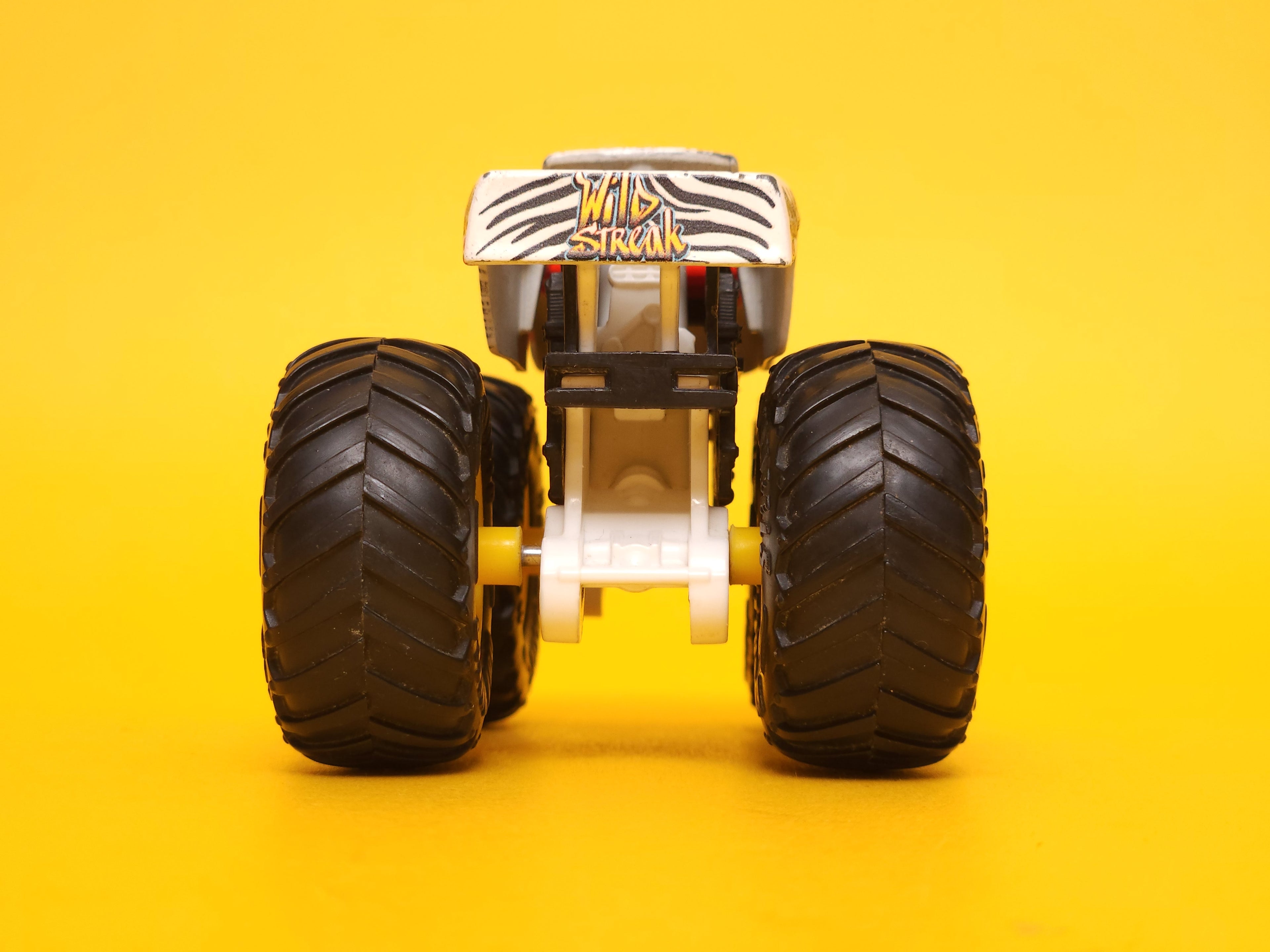 Wild Streak: White – 2019 Mattel Hot Wheels Monster Trucks 1st Edition