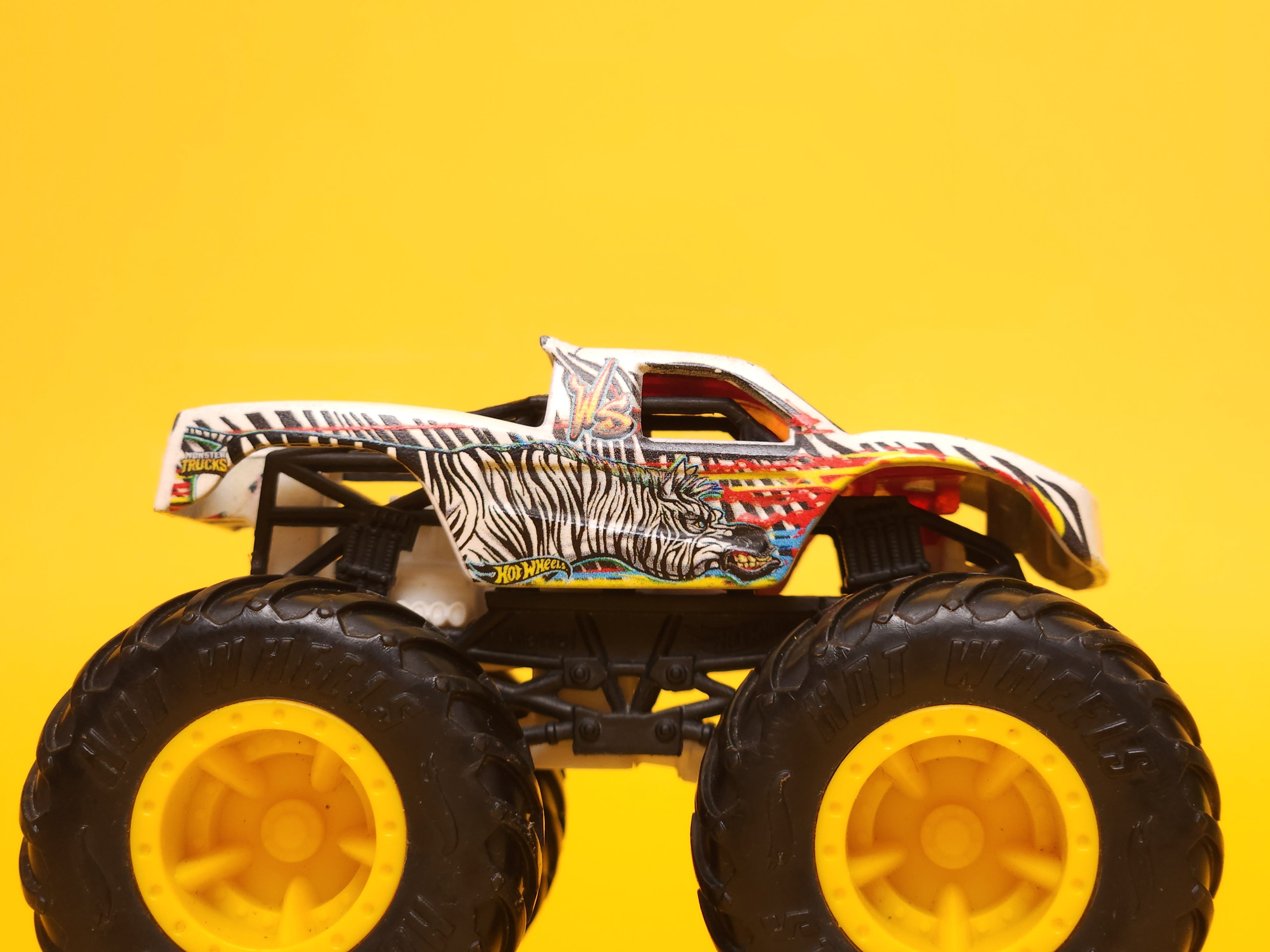 Wild Streak: White – 2019 Mattel Hot Wheels Monster Trucks 1st Edition