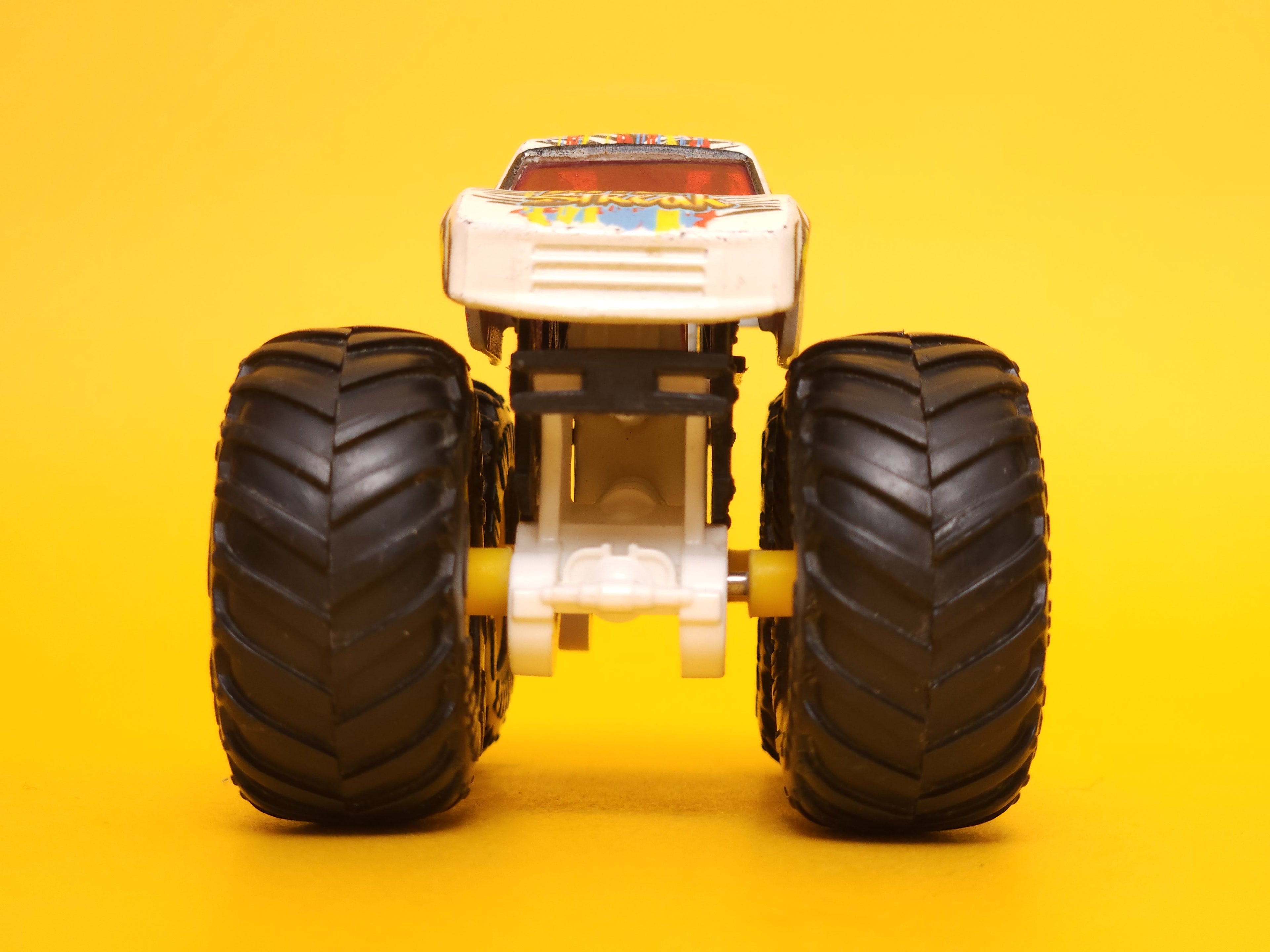 Wild Streak: White – 2019 Mattel Hot Wheels Monster Trucks 1st Edition