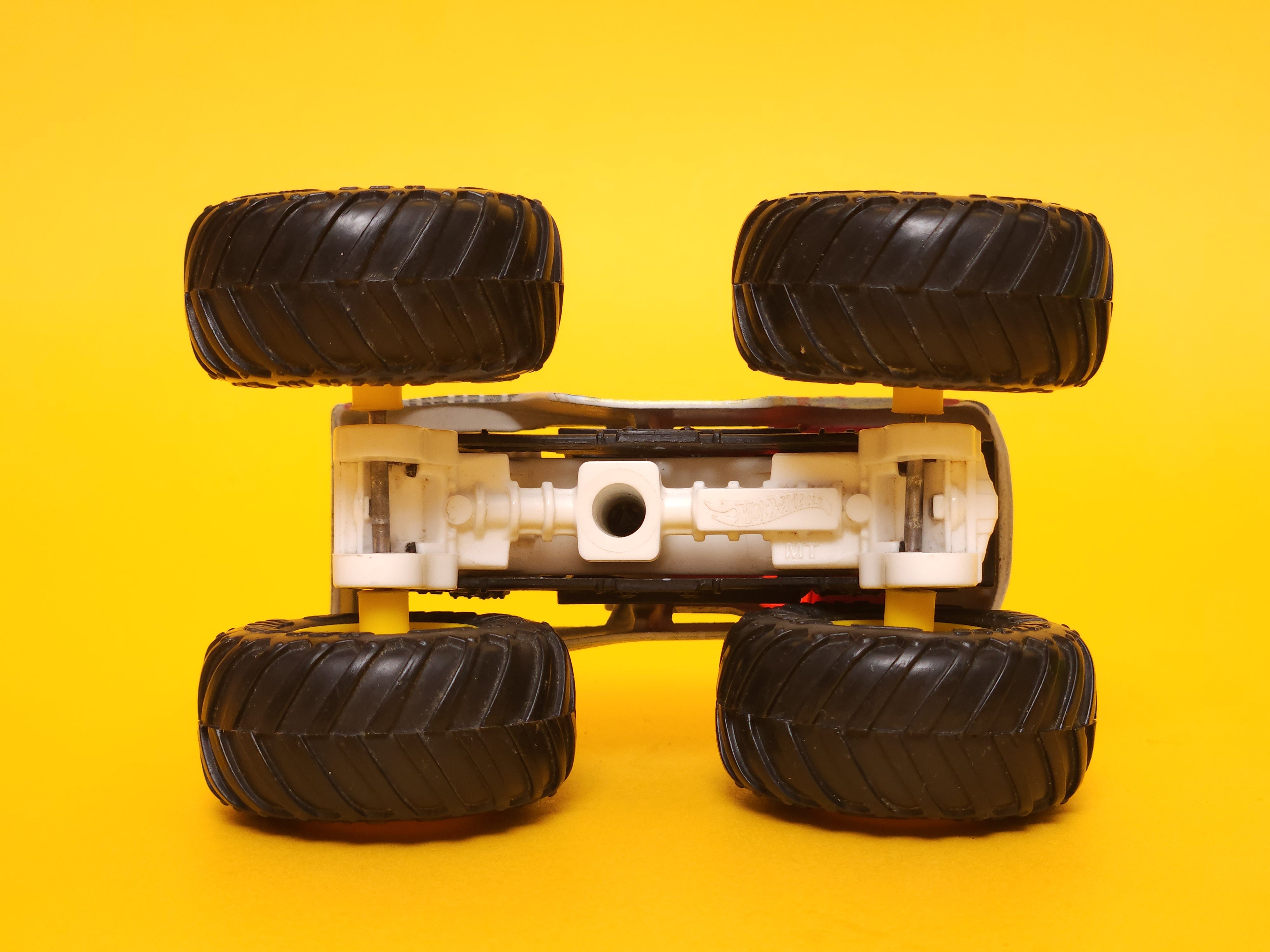 Wild Streak: White – 2019 Mattel Hot Wheels Monster Trucks 1st Edition