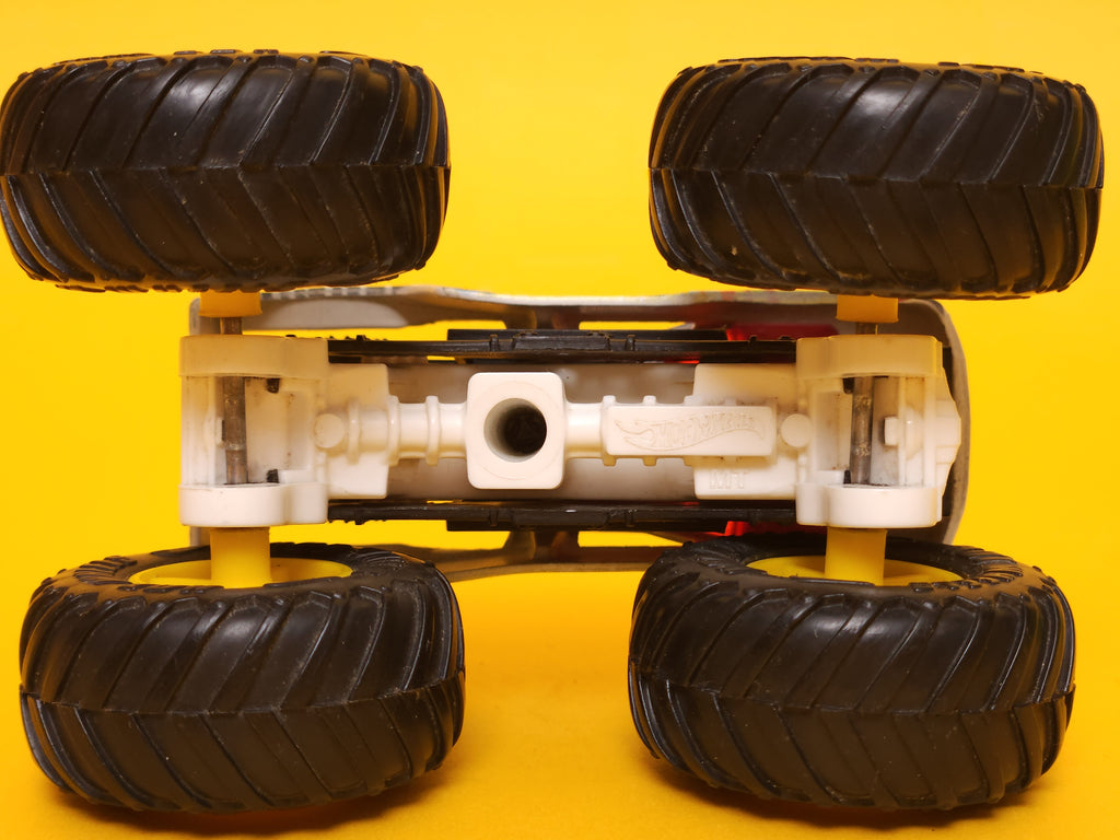 Wild Streak: White – 2019 Mattel Hot Wheels Monster Trucks 1st Edition