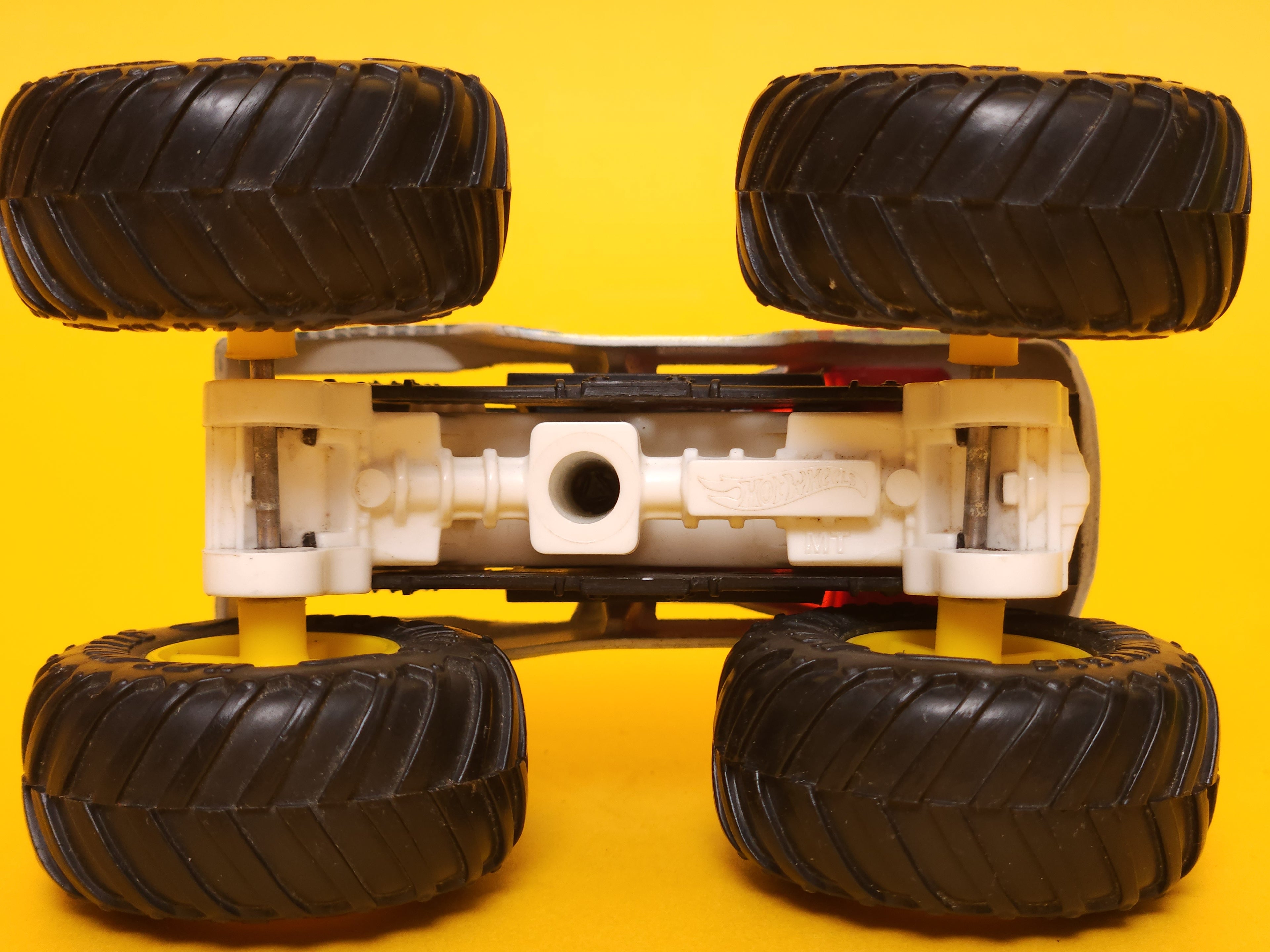 Wild Streak: White – 2019 Mattel Hot Wheels Monster Trucks 1st Edition