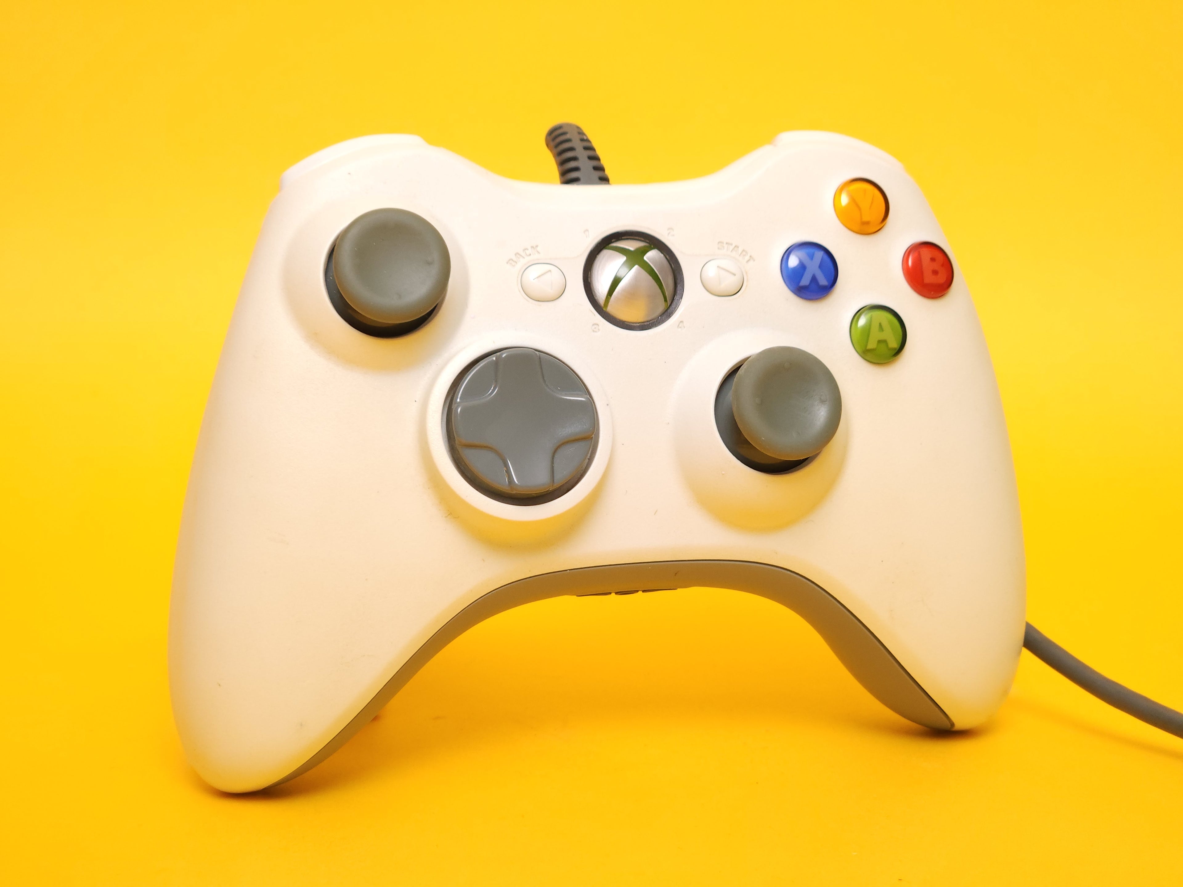 Matte White Xbox 360 Console + Controller & Cables